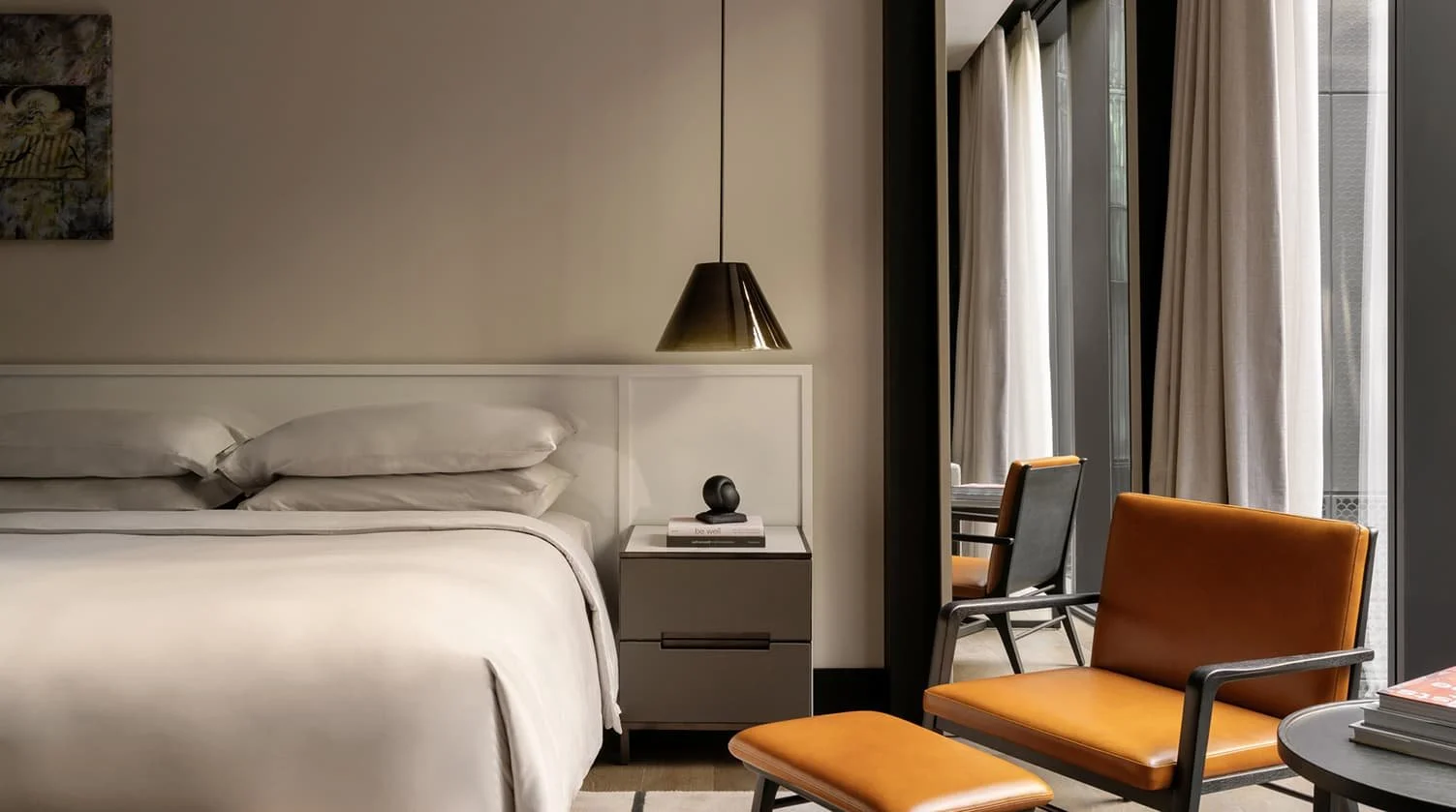 Capella-Sydney-Accommodation-Deluxe-Room-04.jpg