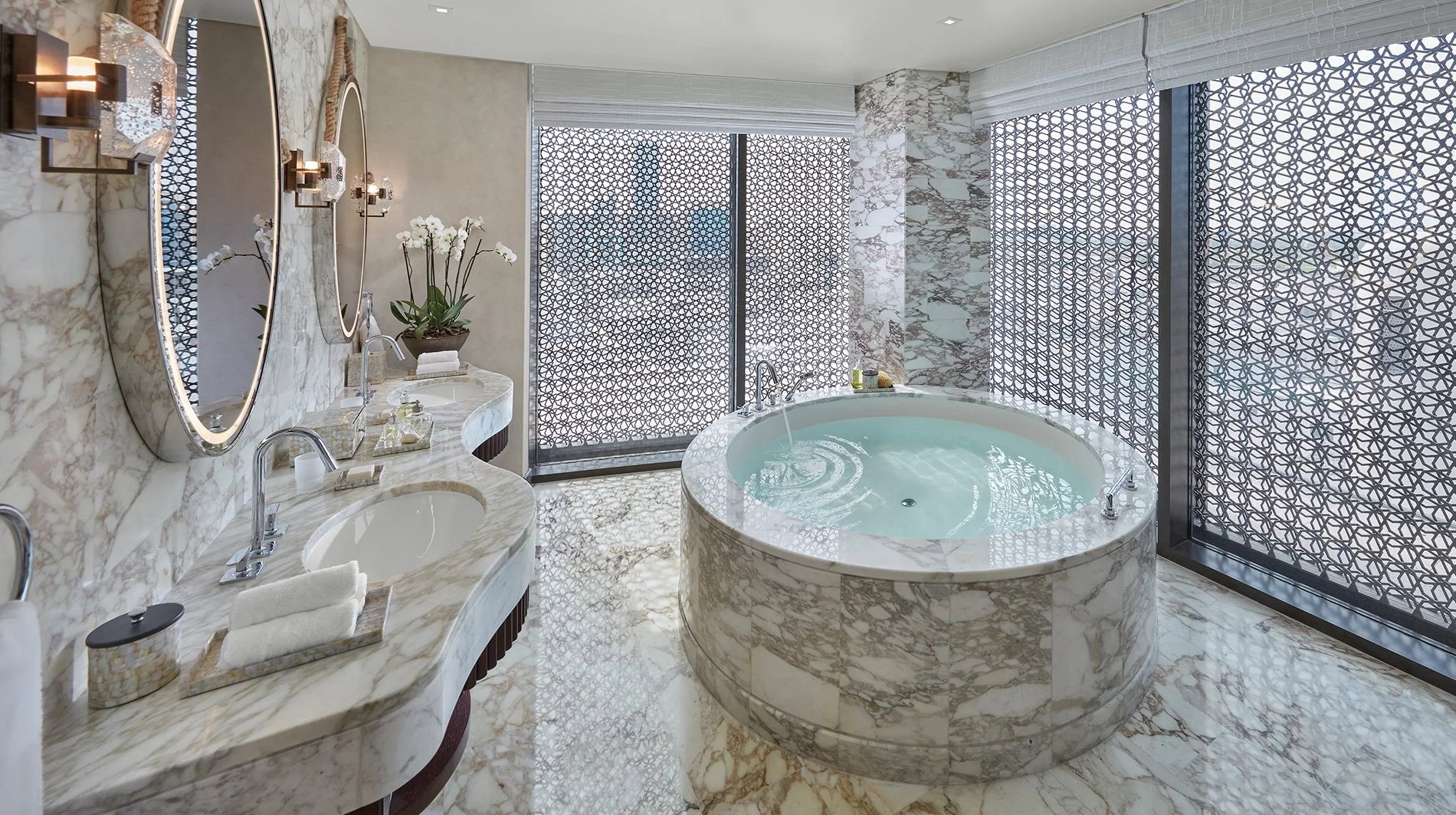 mandarin-oriental-doha-panoramic-suite-bathroom.jpg