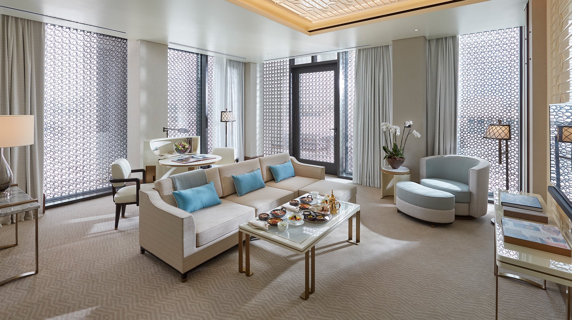 mandarin-oriental-doha-panoramic-suite-living-room.jpg