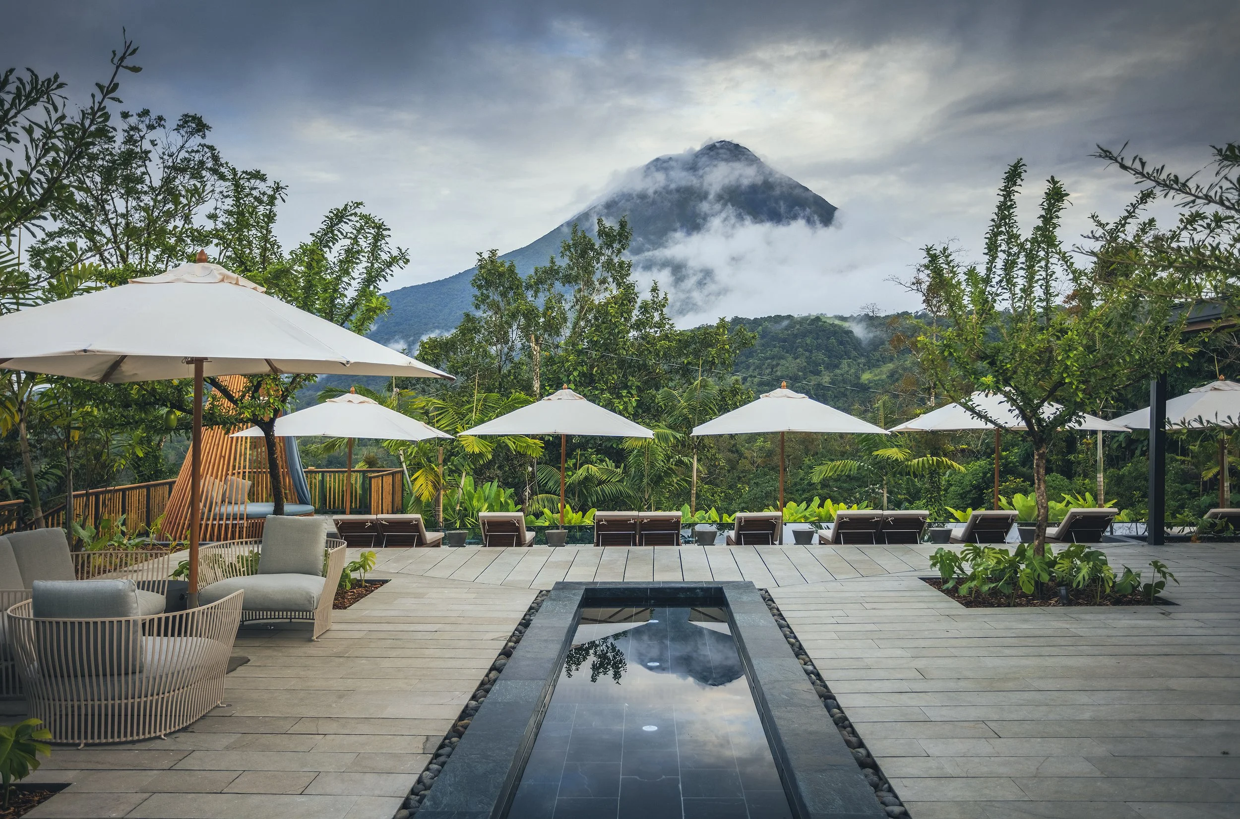 03-main-terrace-facing-arenal.jpg