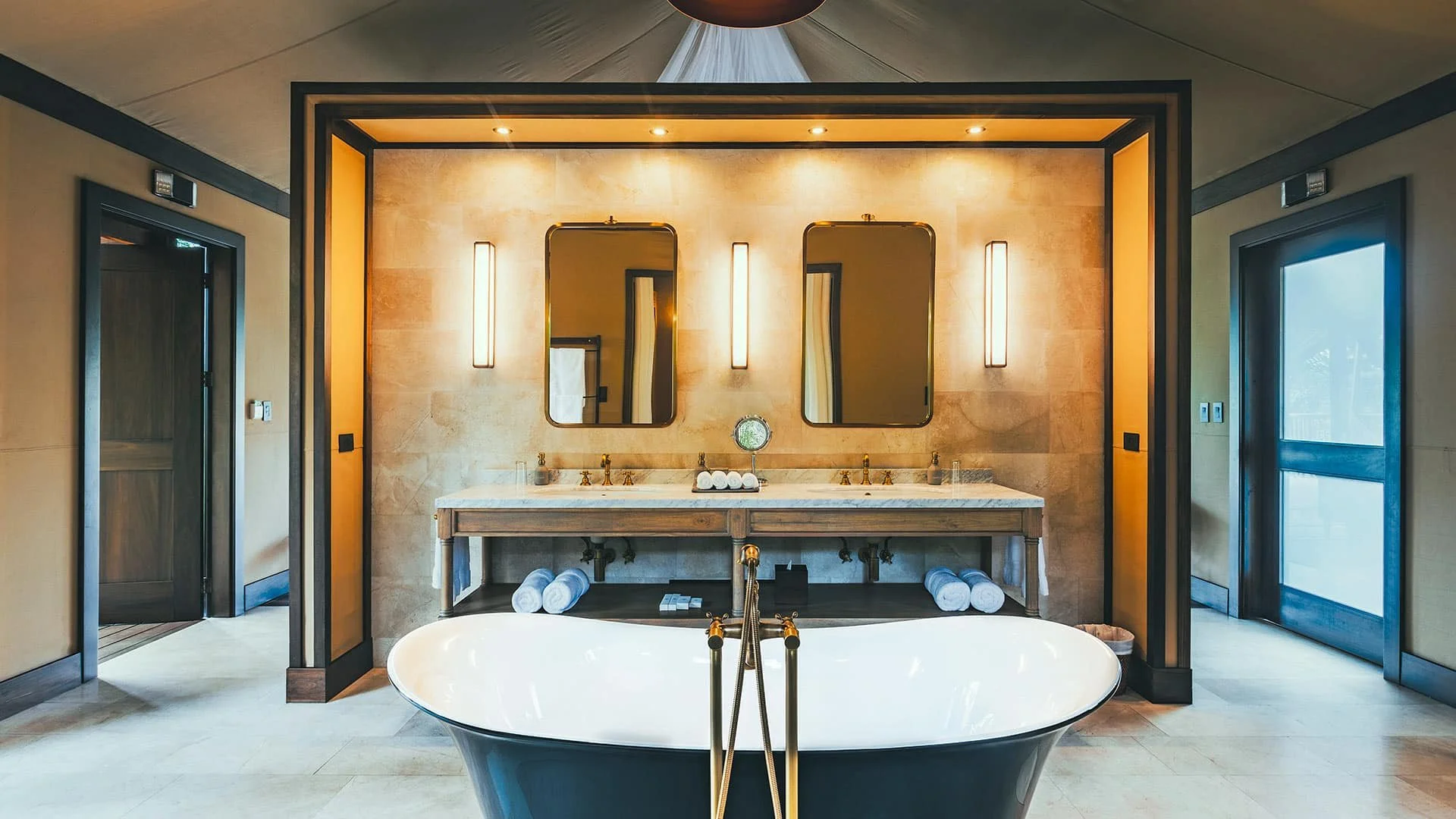 07-freestanding-bath-and-timber-interior.jpg