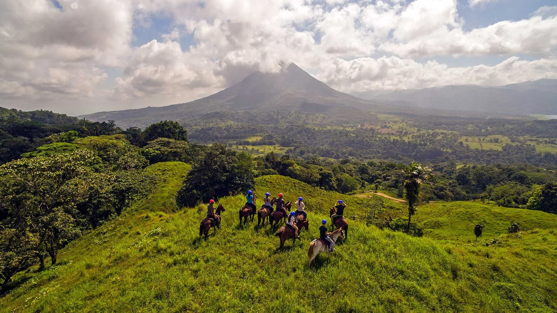 31-arenal-landscape-on-a-guided-outing.jpg