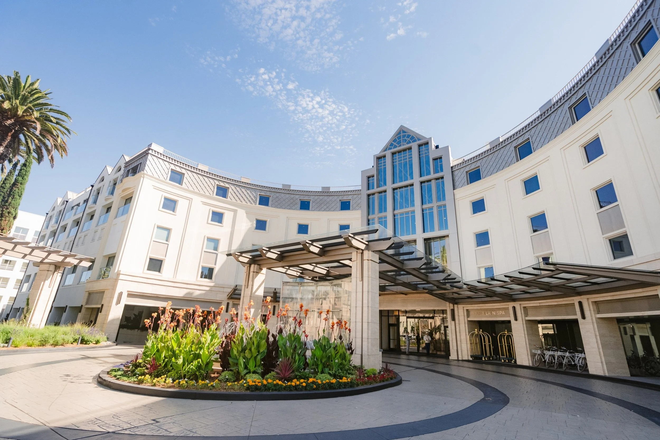 04-hotel-exterior-and-entrance-canopy.jpg