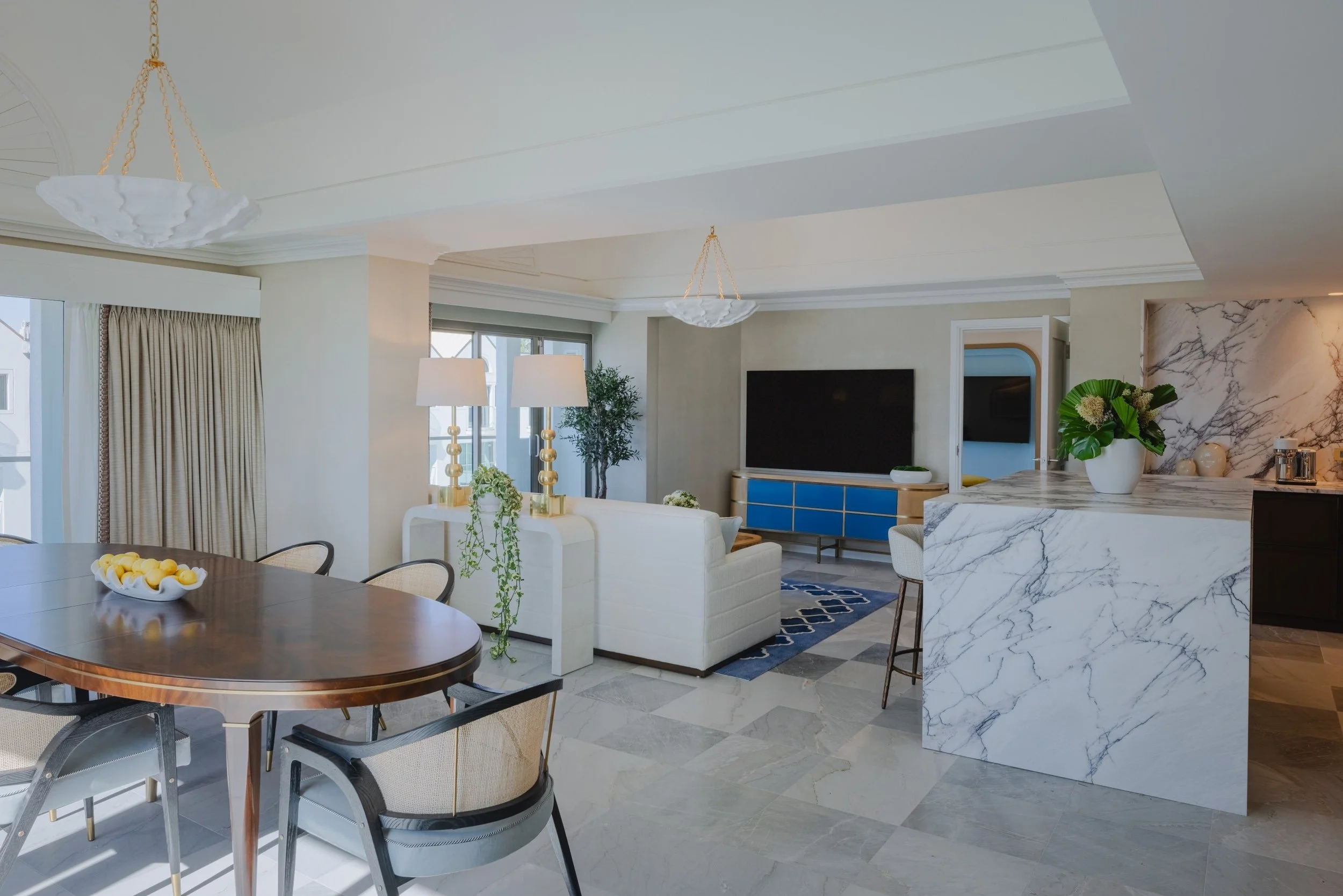 09-santa-monica-suite-living-and-dining-area.jpg