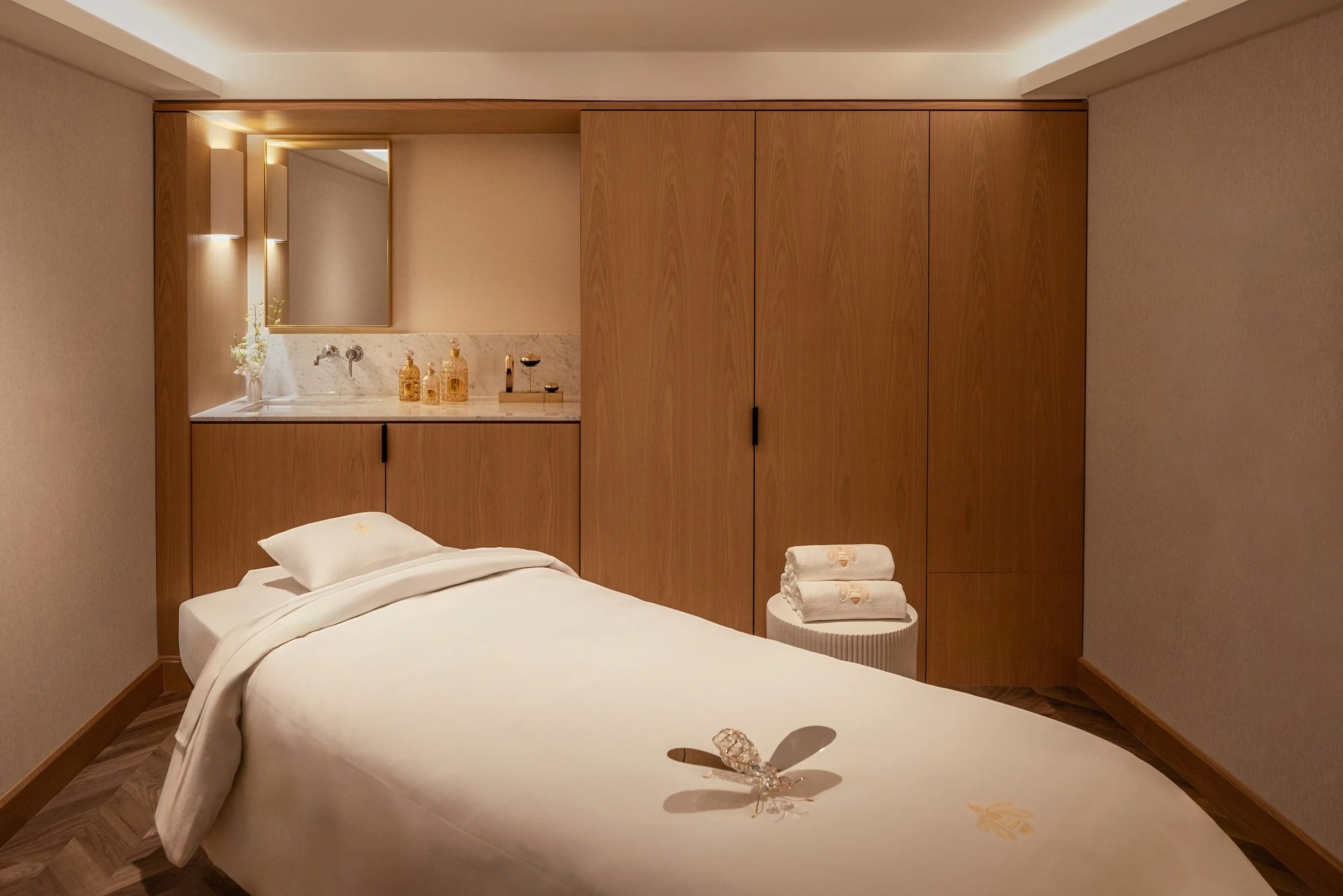 23-guerlain-treatment-room.jpg