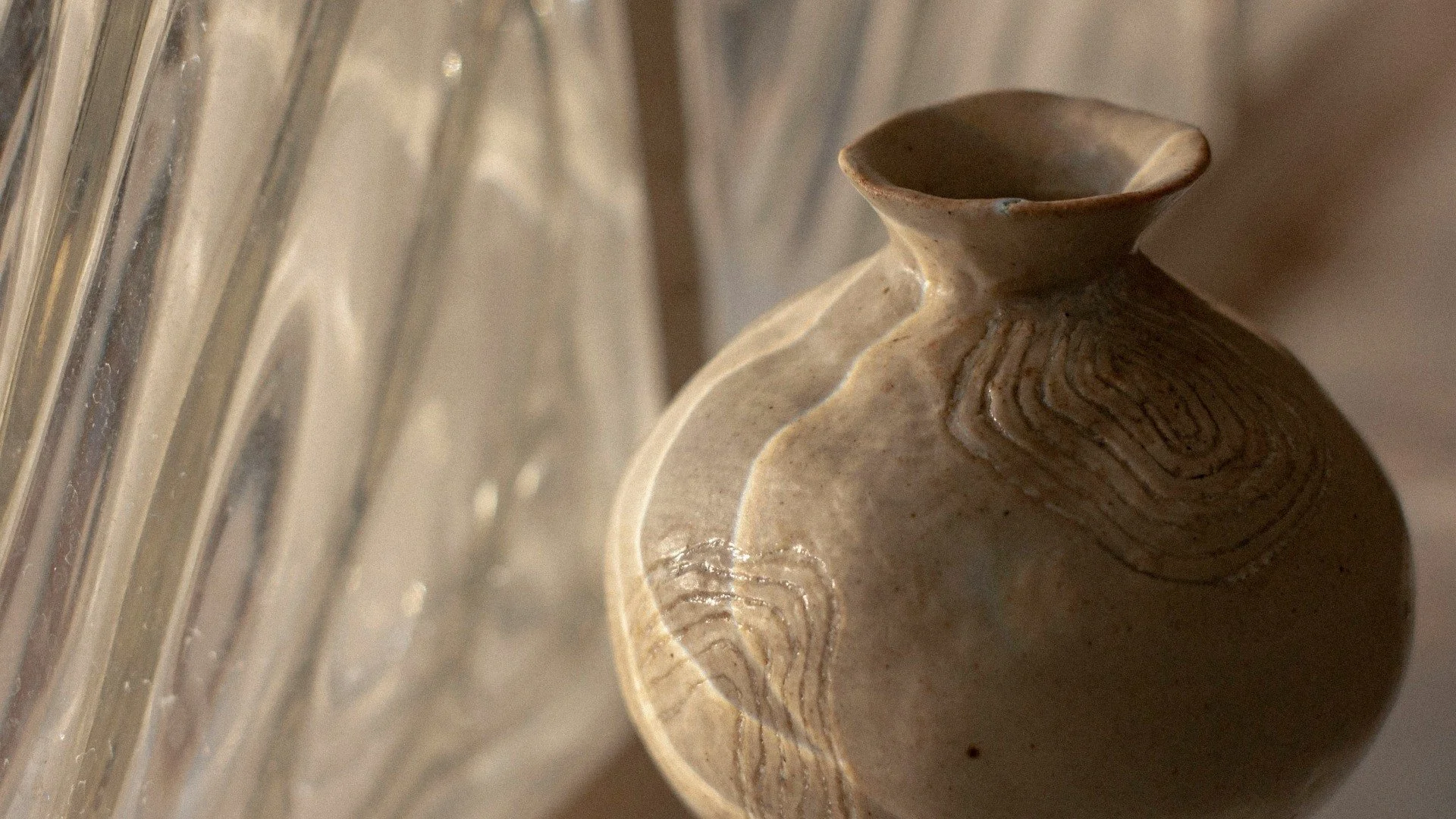 28-pottery-detail-from-the-artisanal-experiences-program.jpg