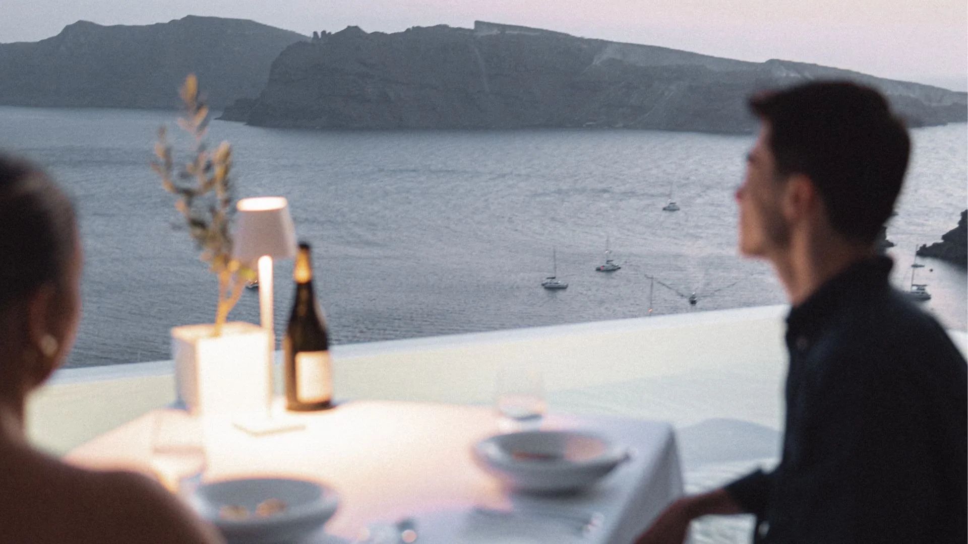35-private-dining-lifestyle-with-caldera-views.jpg
