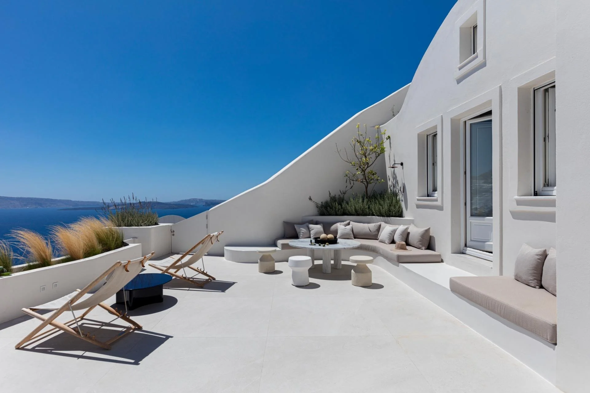 40-three-bedroom-villa-outdoor-terrace-and-facade.jpg
