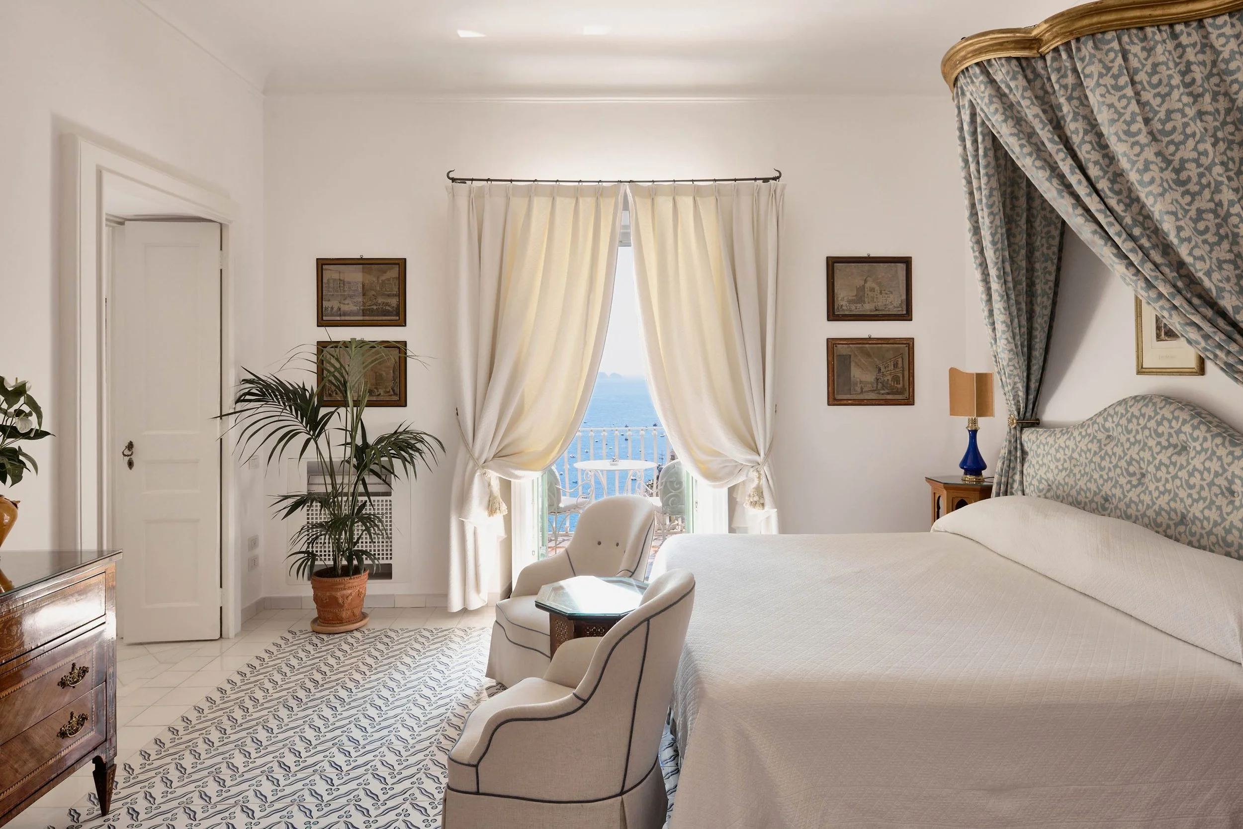 17-One-Bedroom-Suite-Sea-View-Bedroom.jpg