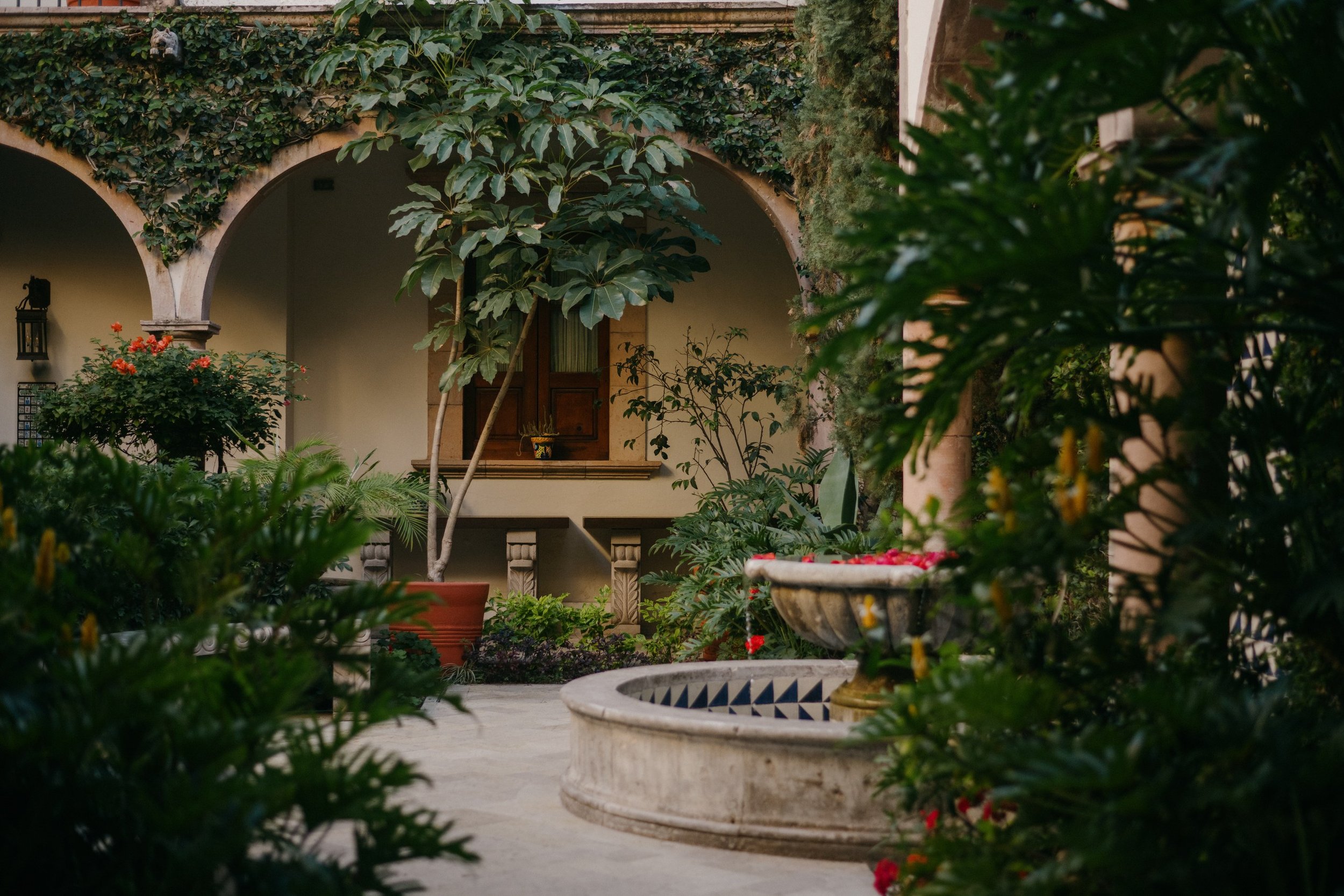 05-casa-limon-courtyard-and-tiled-fountain.jpg
