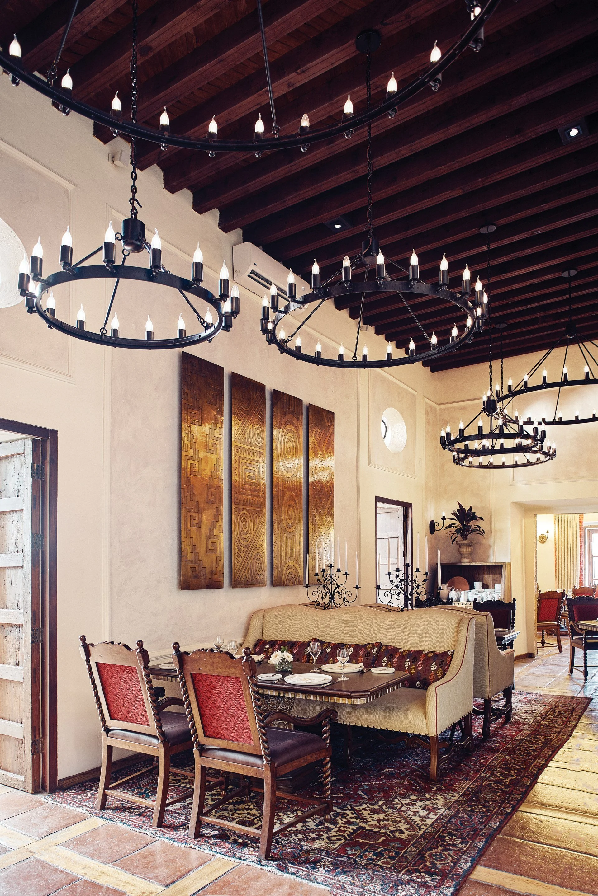 17-andanza-restaurant-interior.jpg