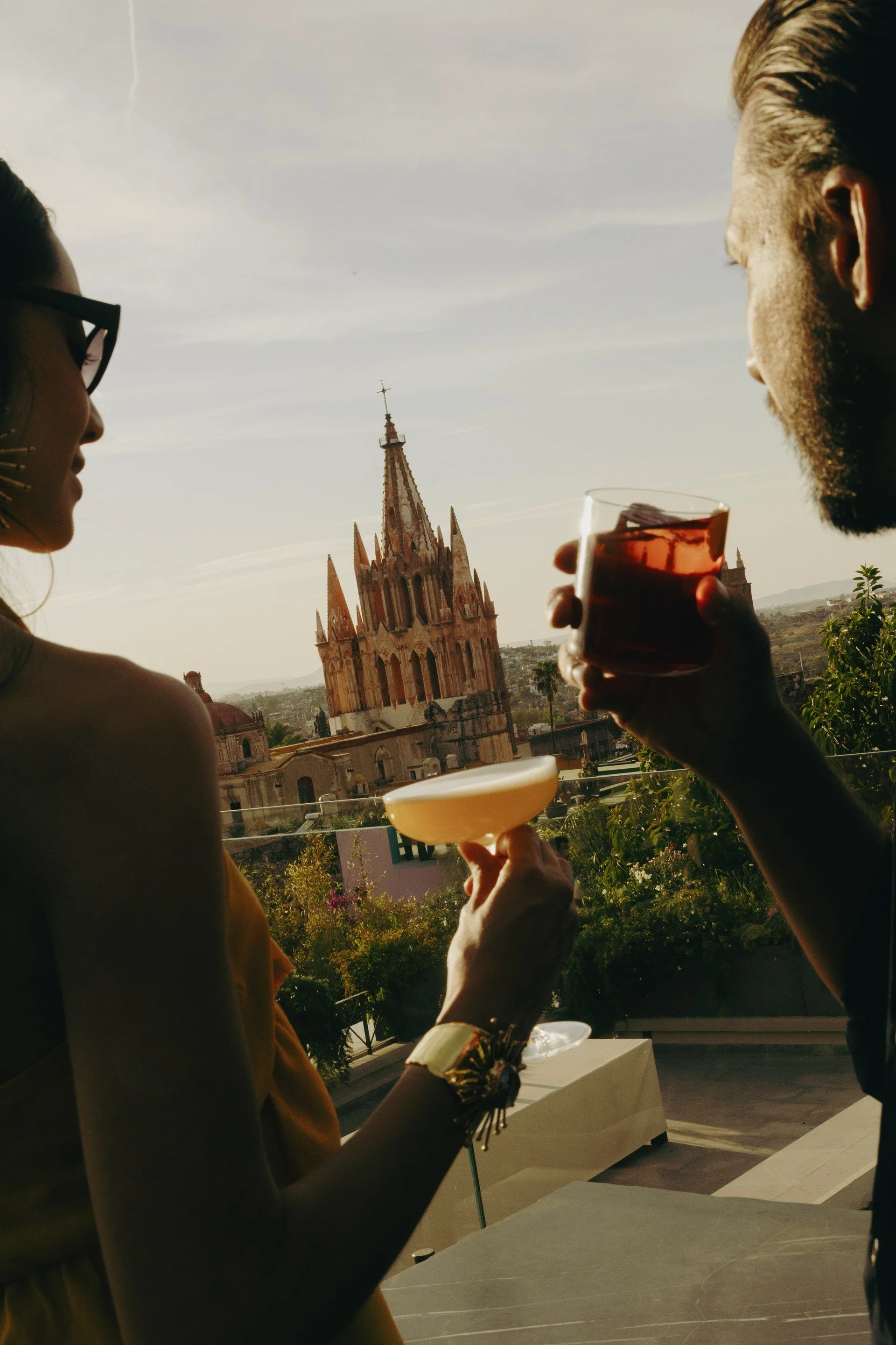19-tunki-rooftop-cocktail-lifestyle-and-city-view.jpg
