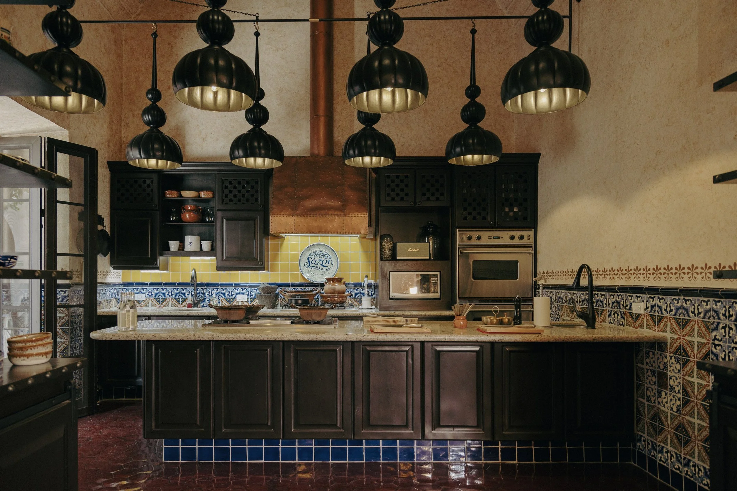 25-sazon-cooking-school-kitchen.jpg