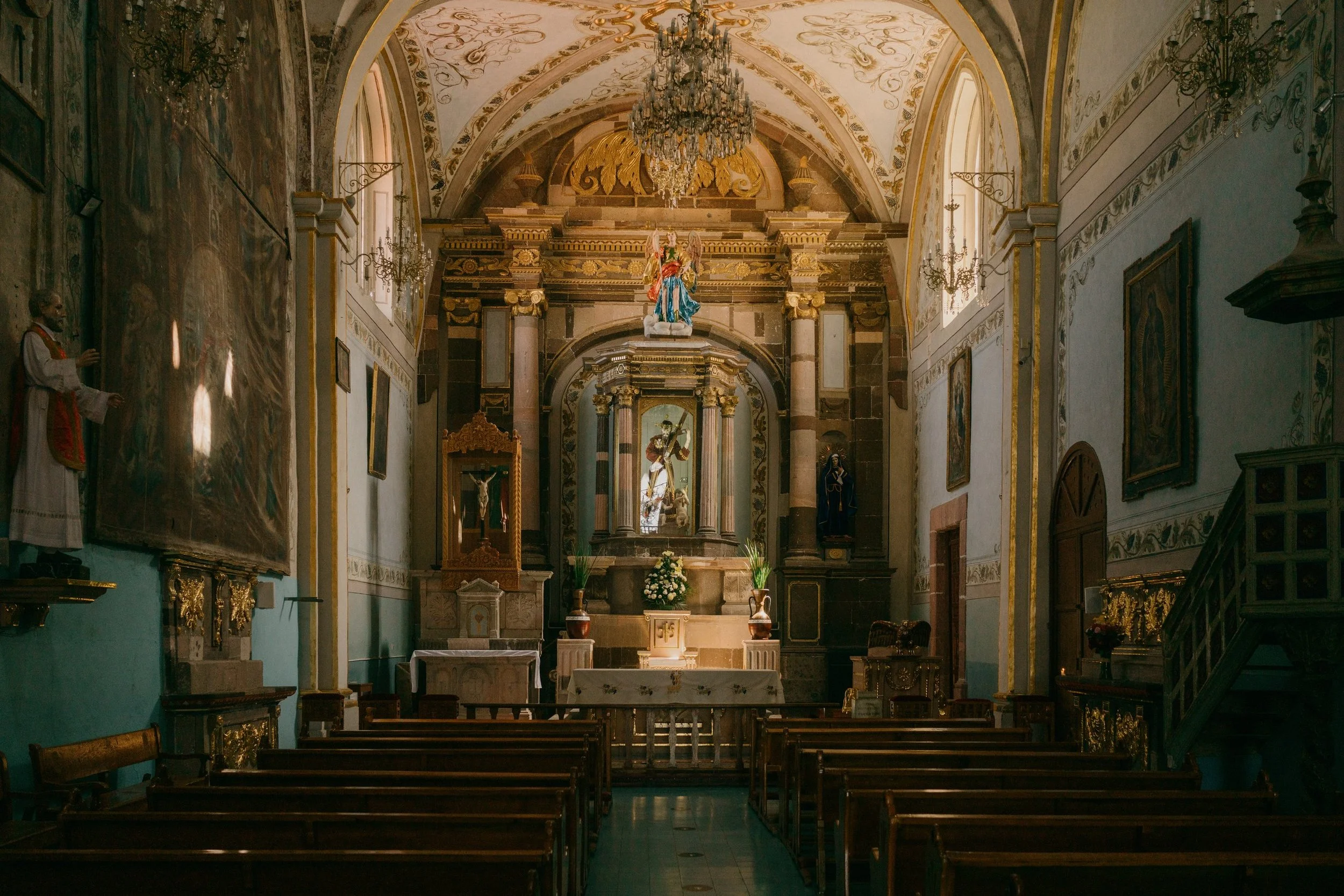 26-san-miguel-de-allende-church-interior.jpg