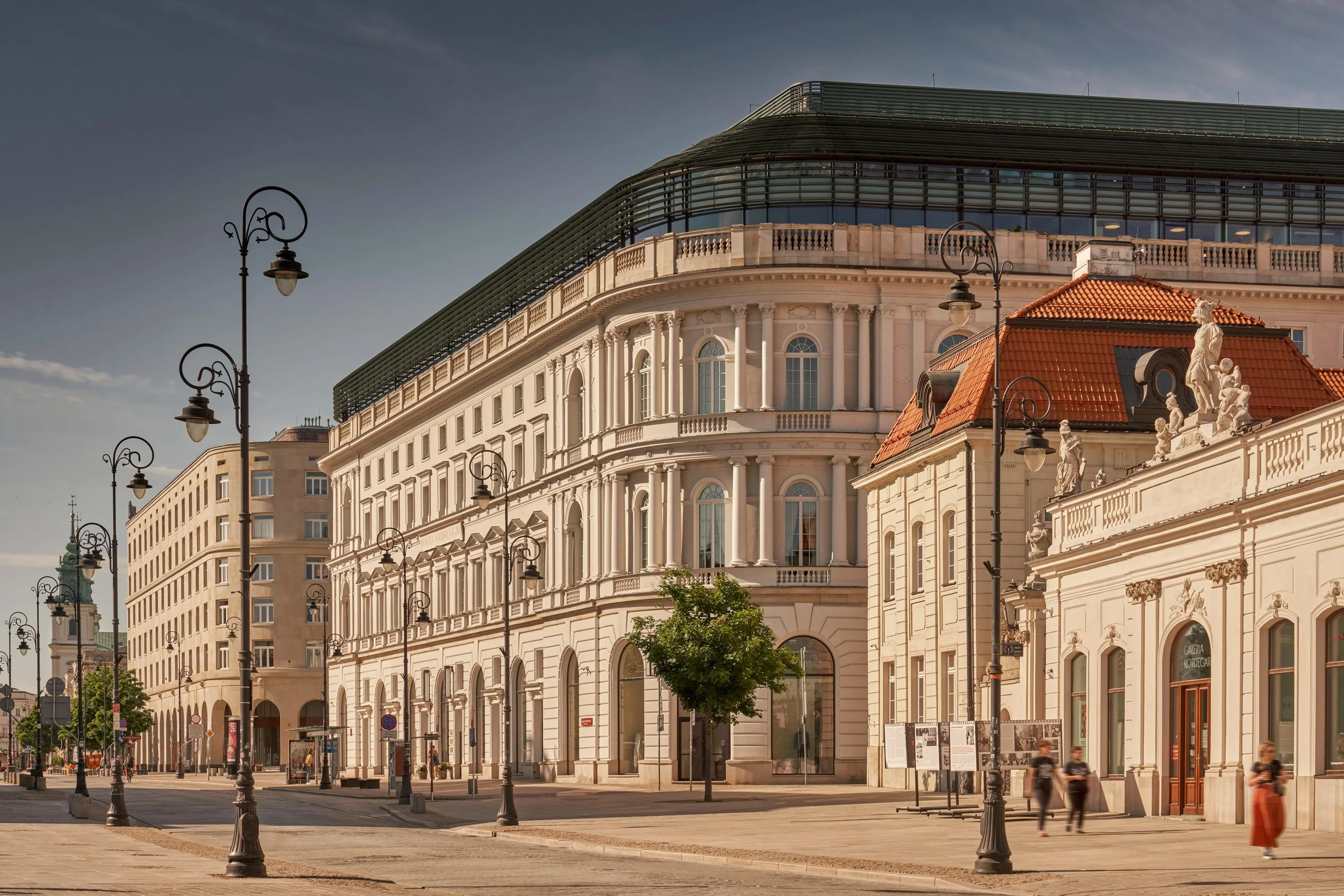 01-Hotel-Facade-Street-Corner.jpg