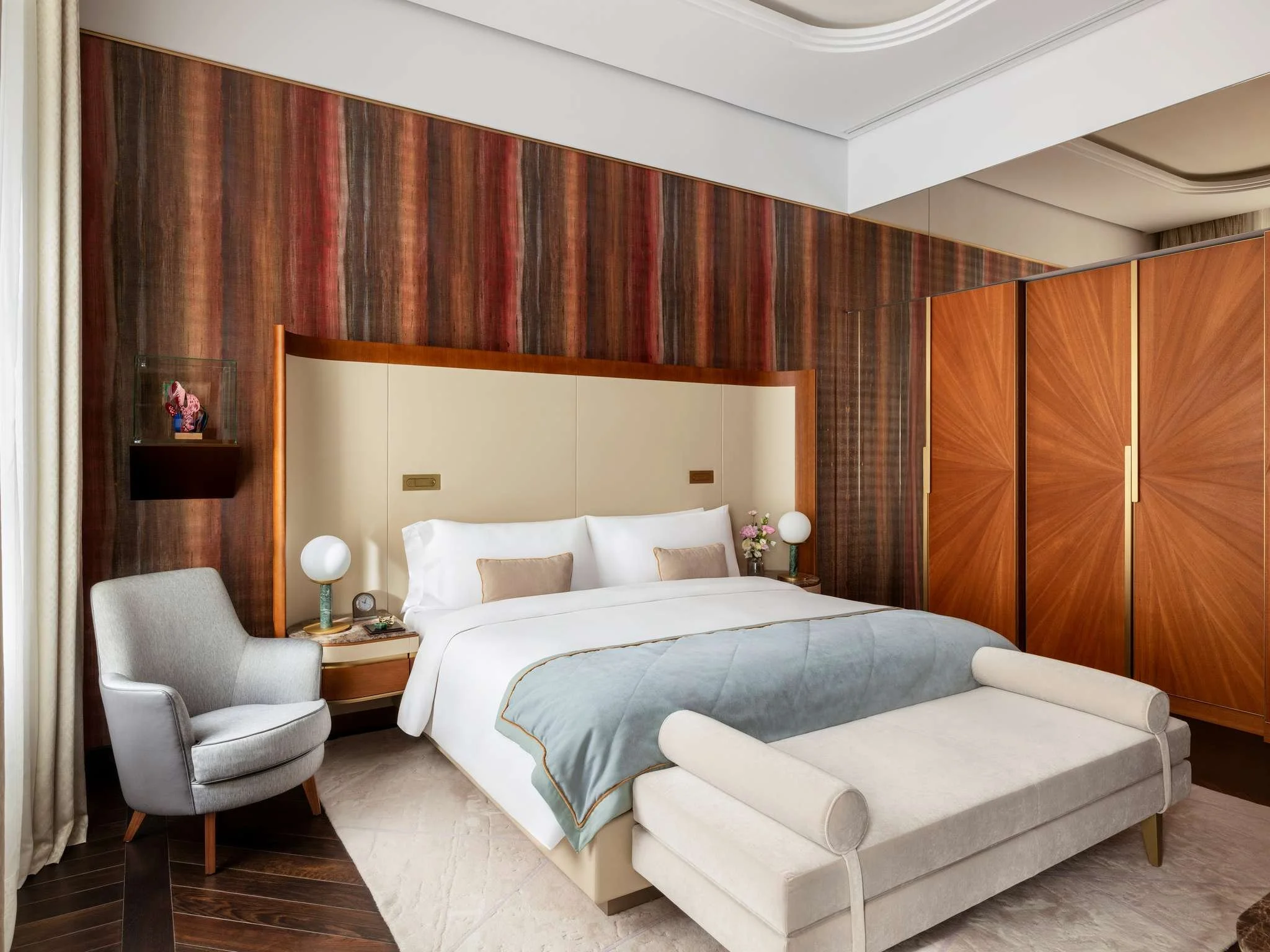 13-Europejski-Royal-Suite-Bedroom.jpg