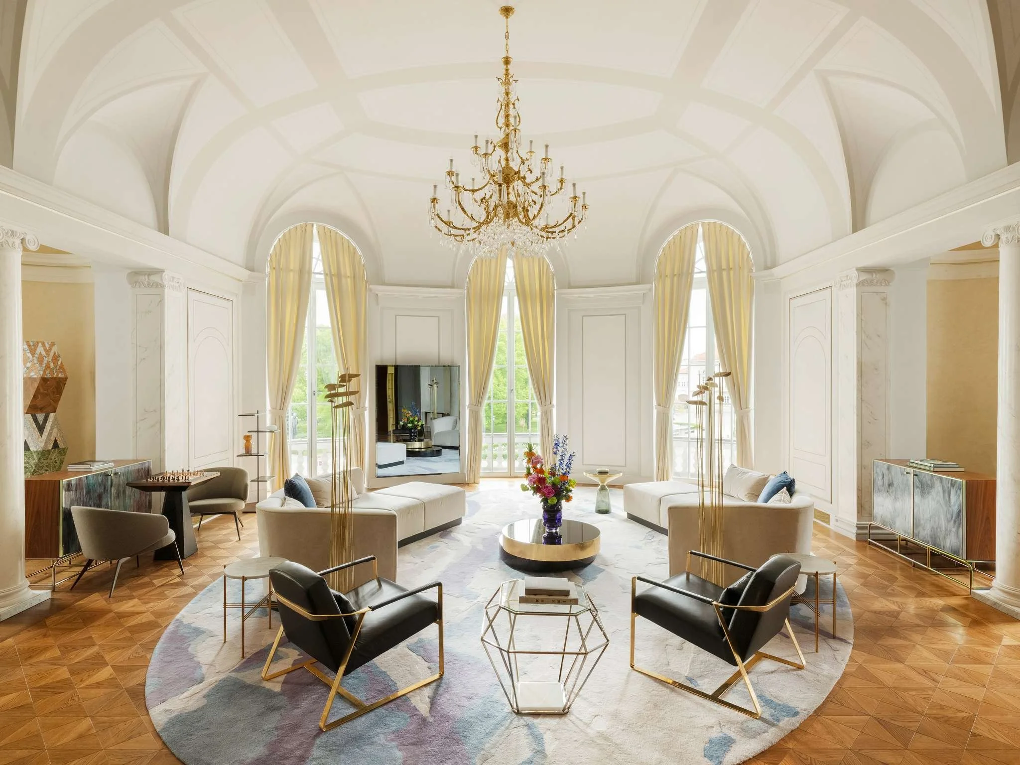 14-Europejski-Royal-Suite-Grand-Living-Room.jpg
