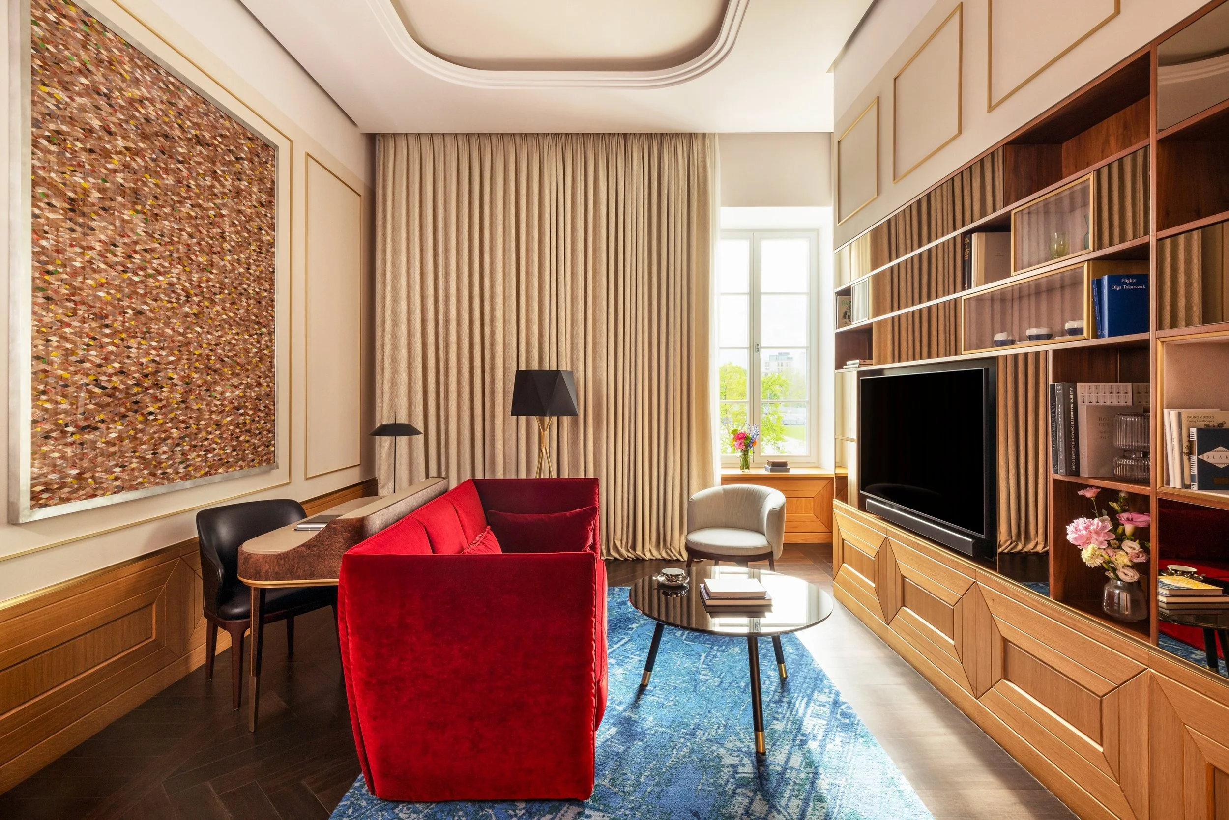 30-Executive-Suite-Double-Queen-Living-Area.jpg