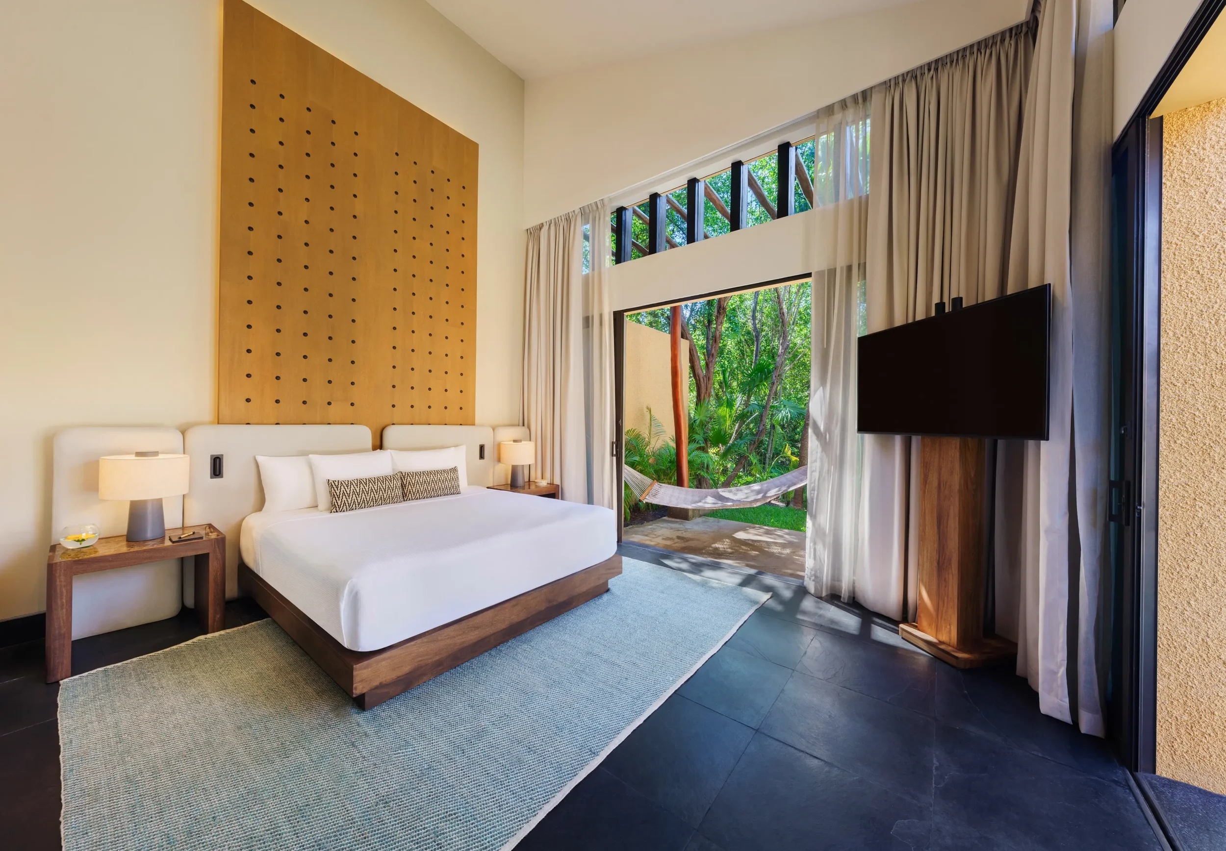 BTMXMY_DELUXE_POOL_VILLA_WITH_LIVING_ROOM_BEDROOM.webp