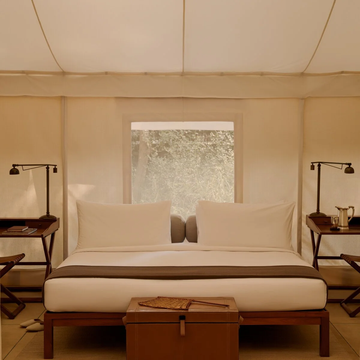 aman-i-khas-tent-bedroom_india.jpg