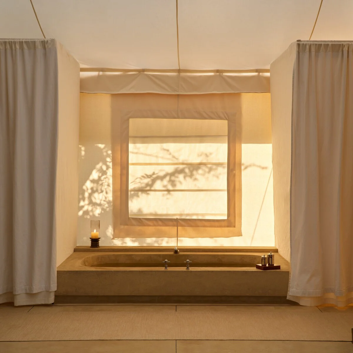 aman-i-khas-tent-bathroom-bathtub-1723.jpg