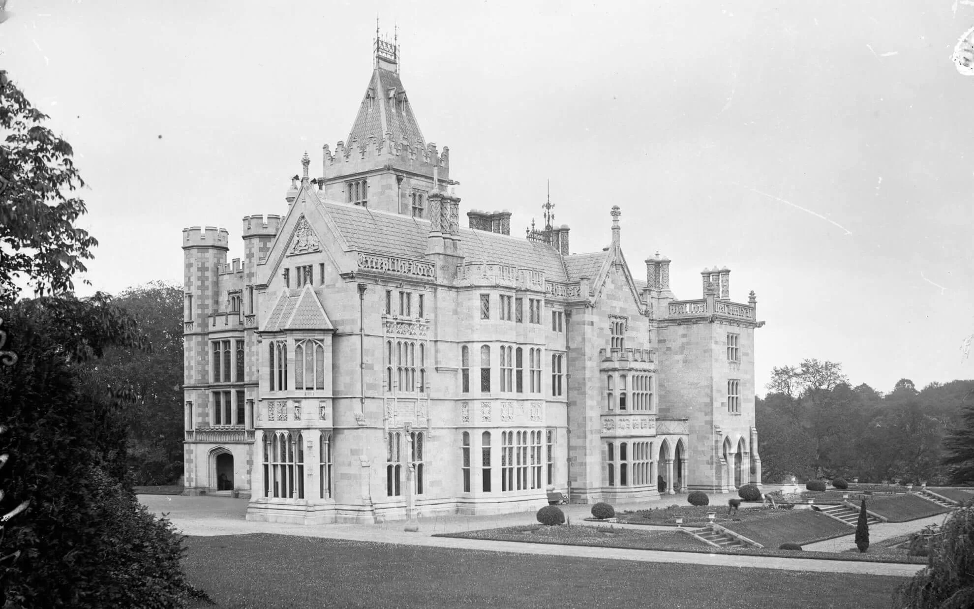 04-Historic-Manor-Exterior-Archive.jpg