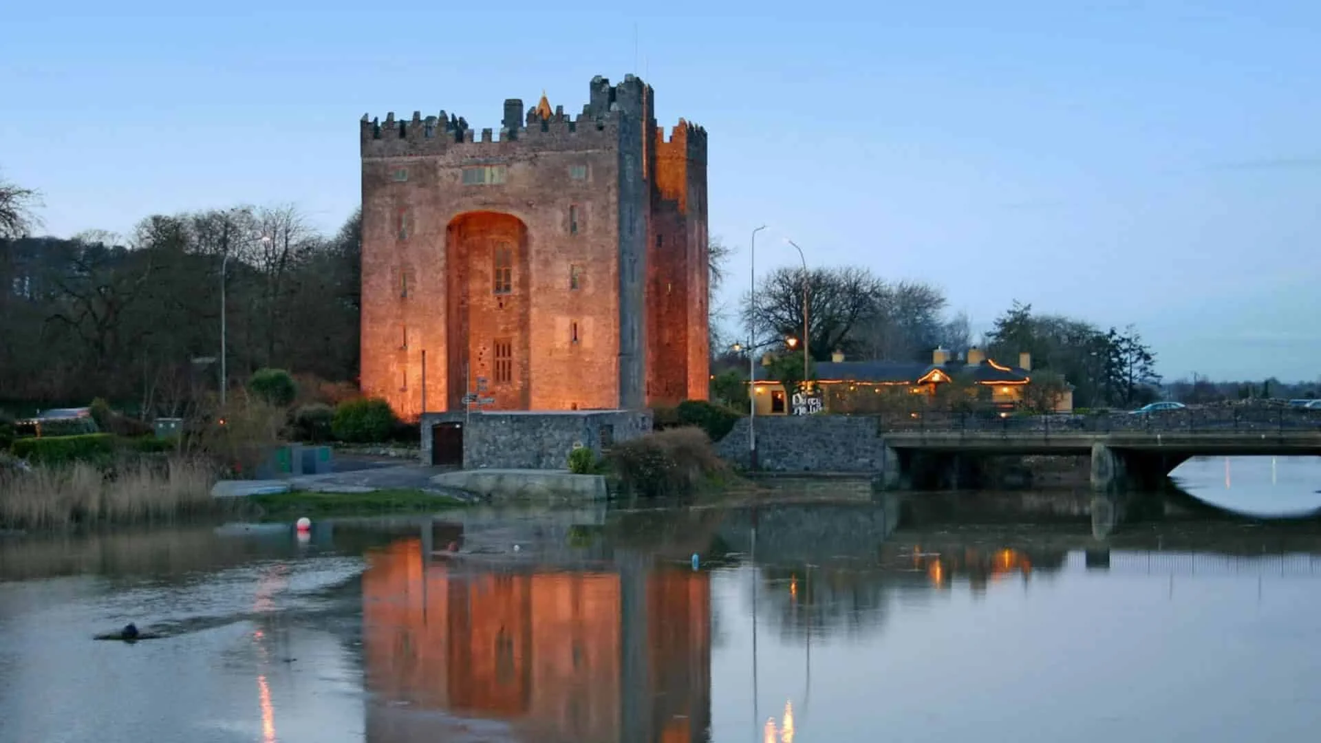 29-Bunratty-Castle-County-Clare.jpg