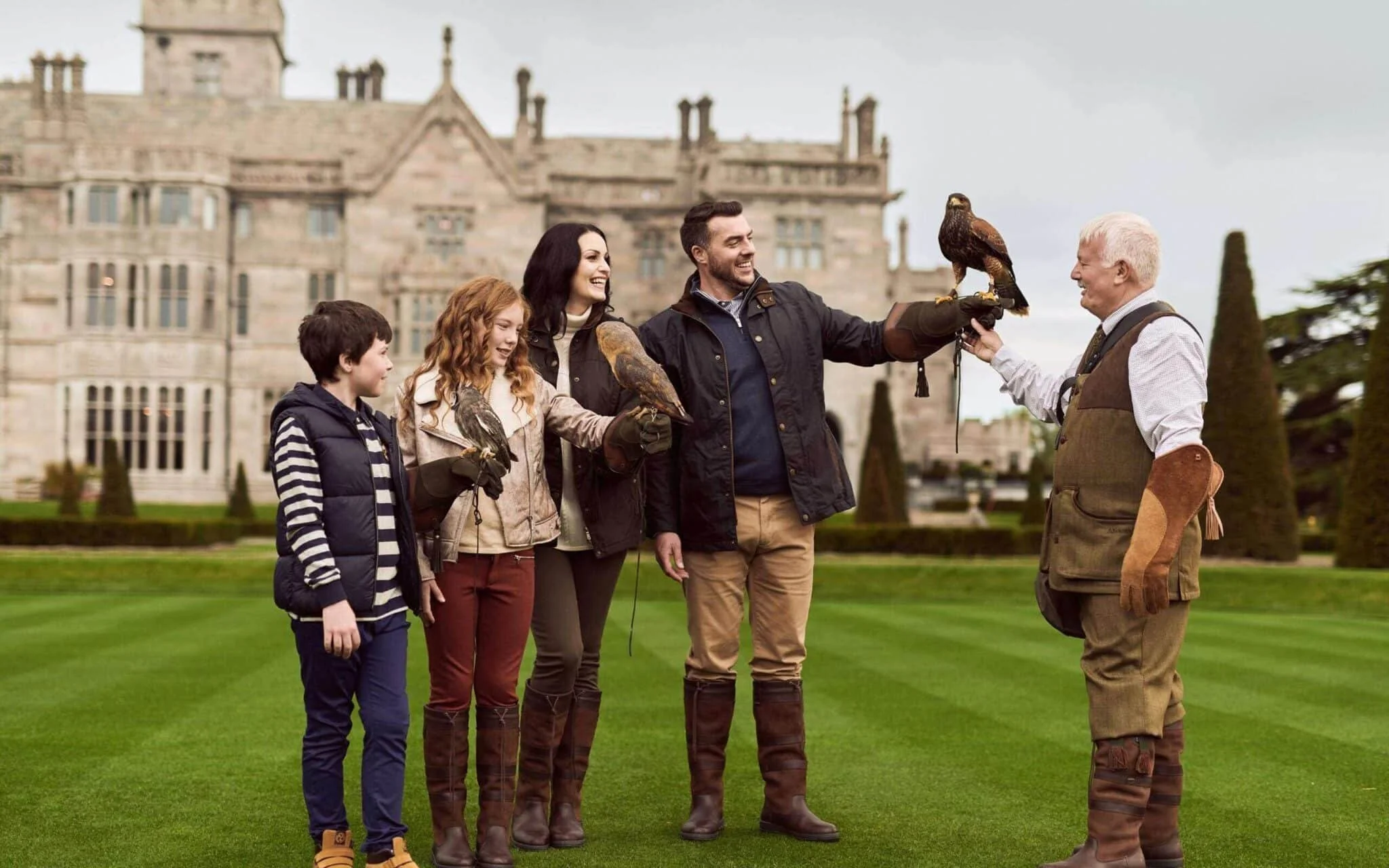 31-Family-Falconry-On-The-Estate.jpg