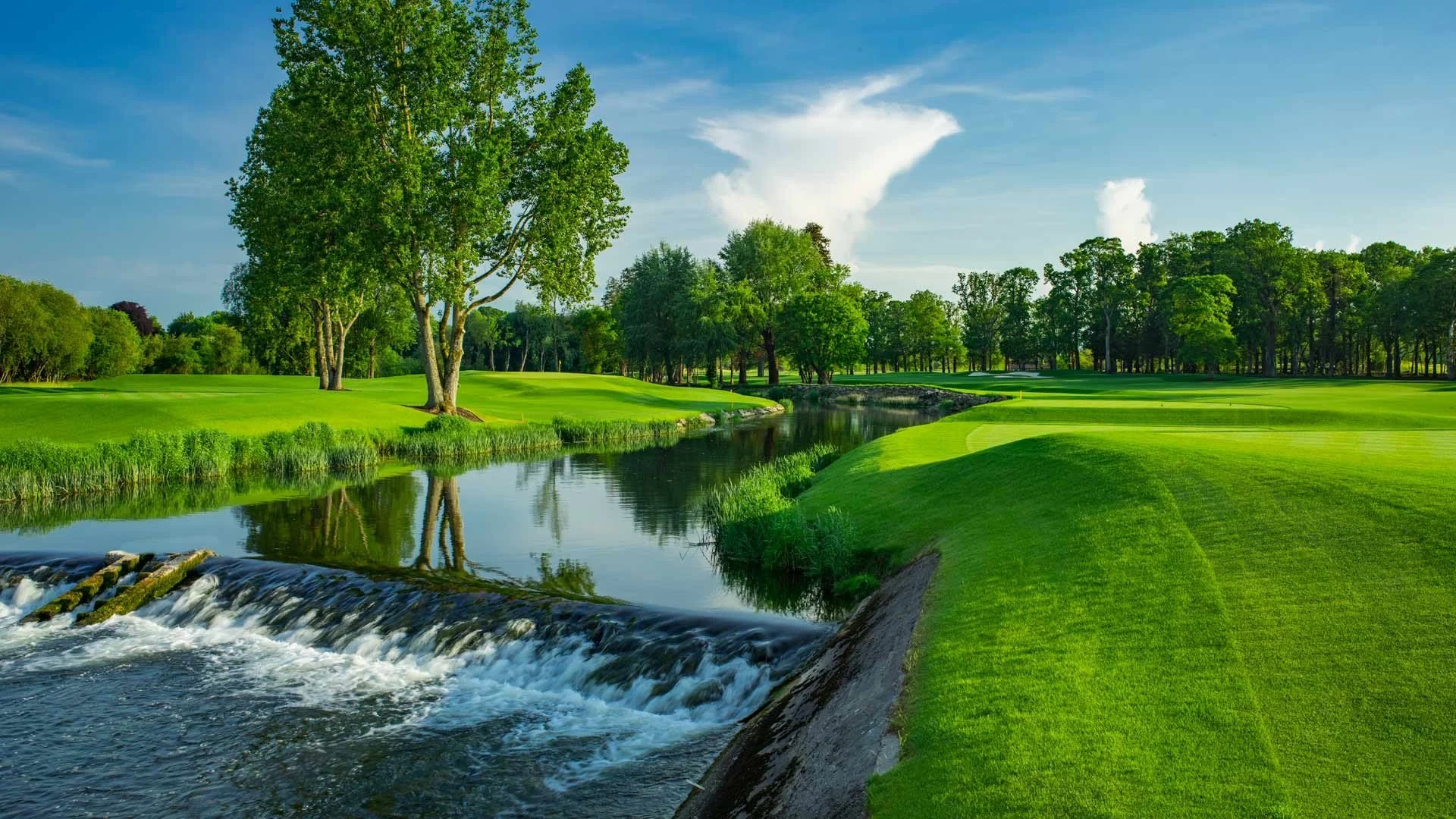 34-Water-And-Landscape-On-The-Estate.jpg