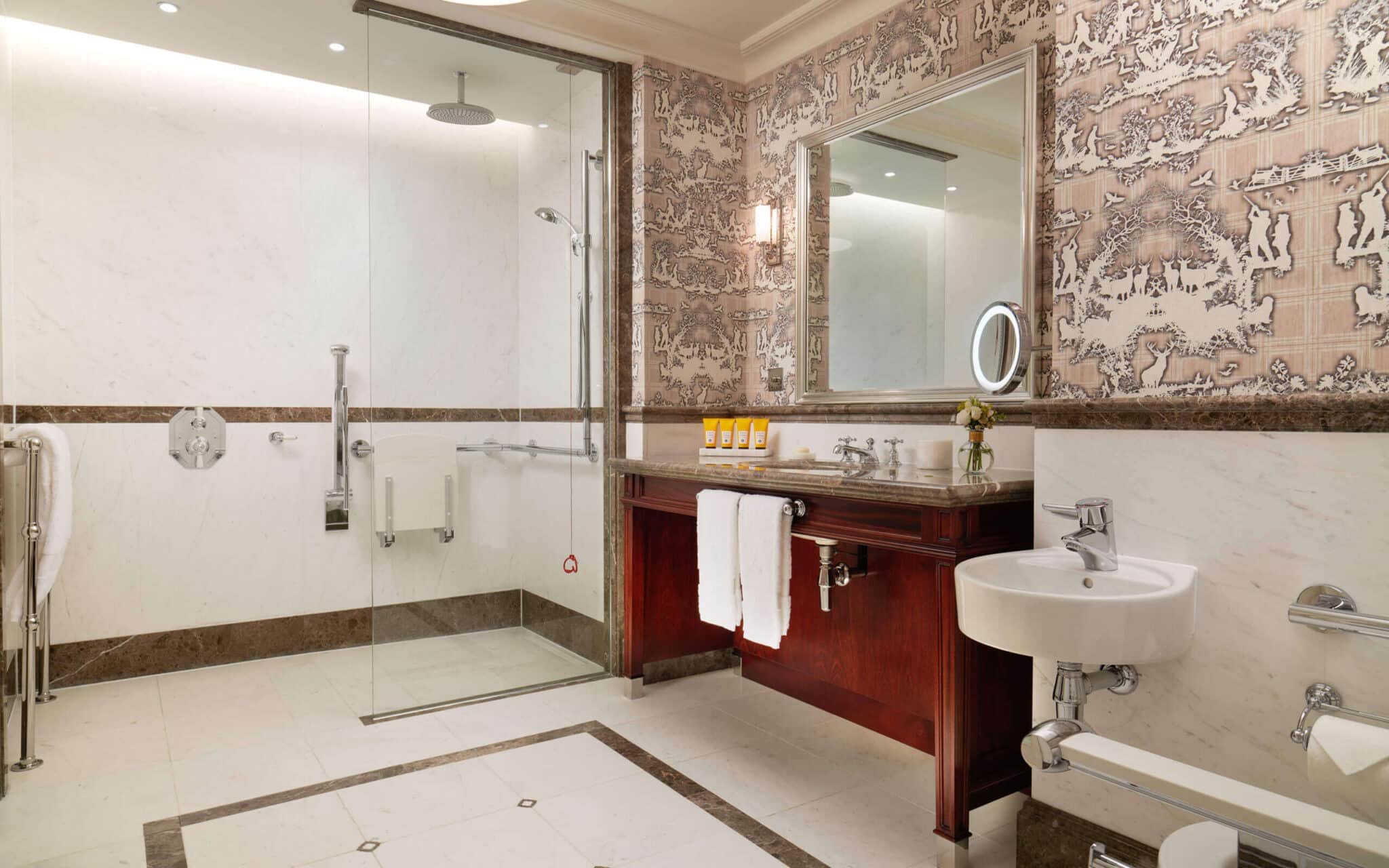 36-Deluxe-Accessible-Room-Bathroom.jpg