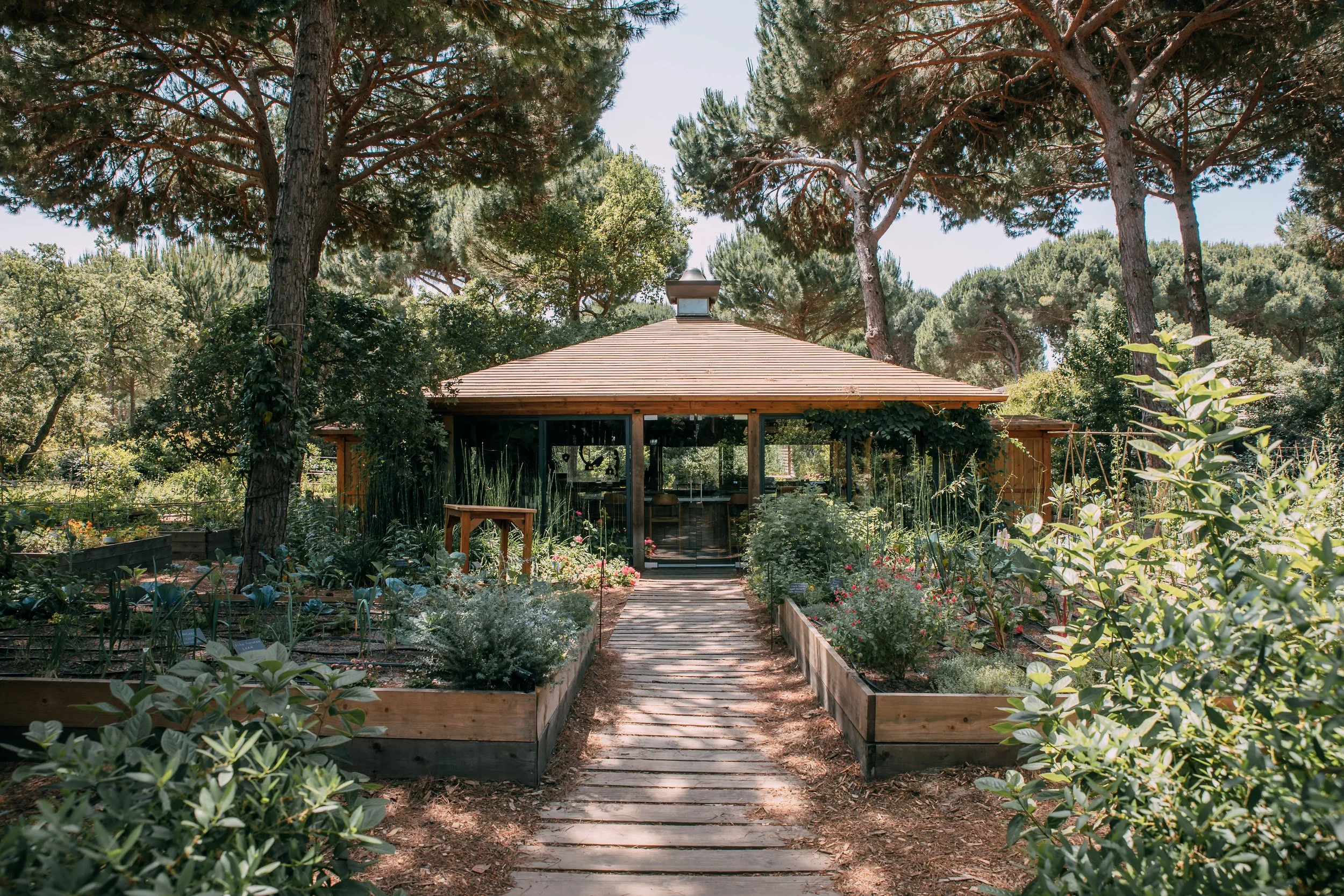 05-Food-Circle-Garden-Restaurant-Exterior.jpg