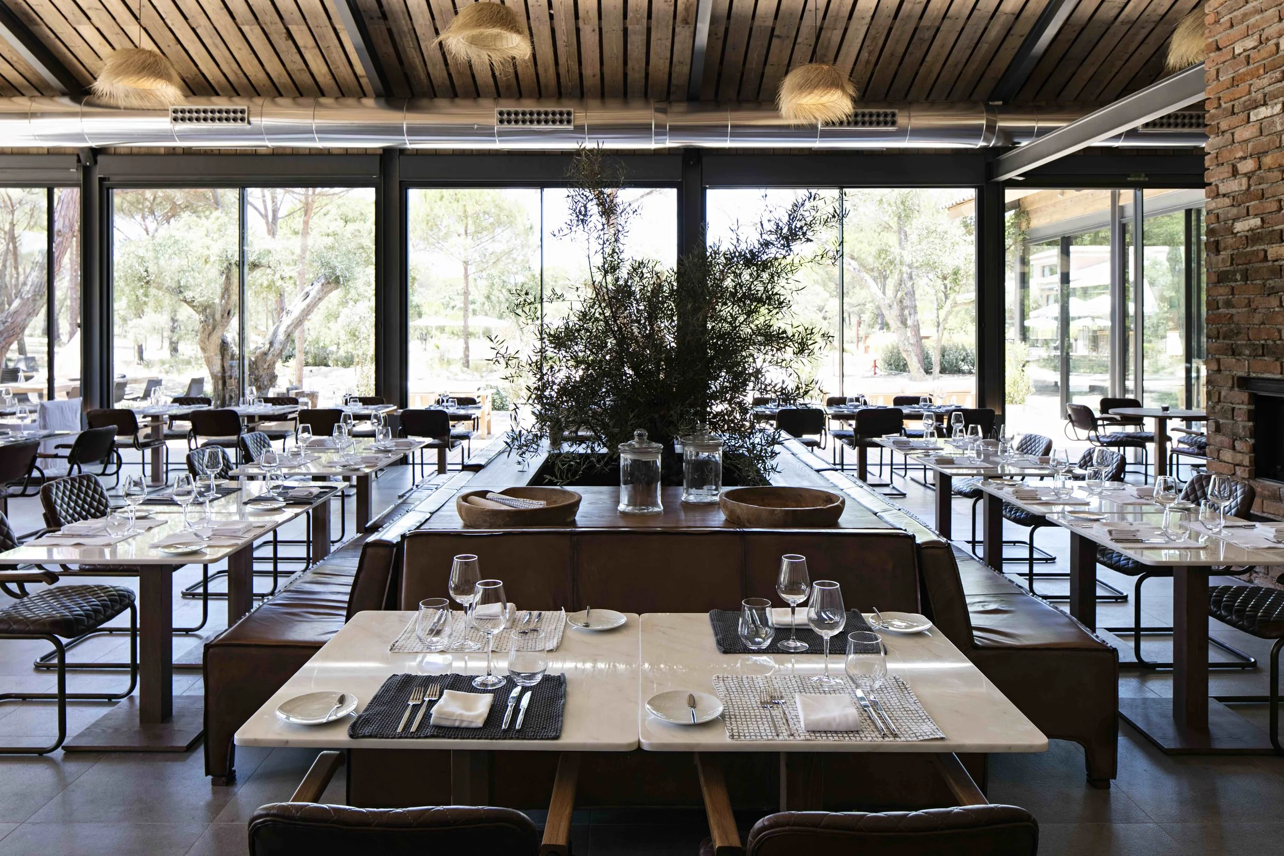 05-Sem-Porta-Restaurant-Dining-Room.jpg