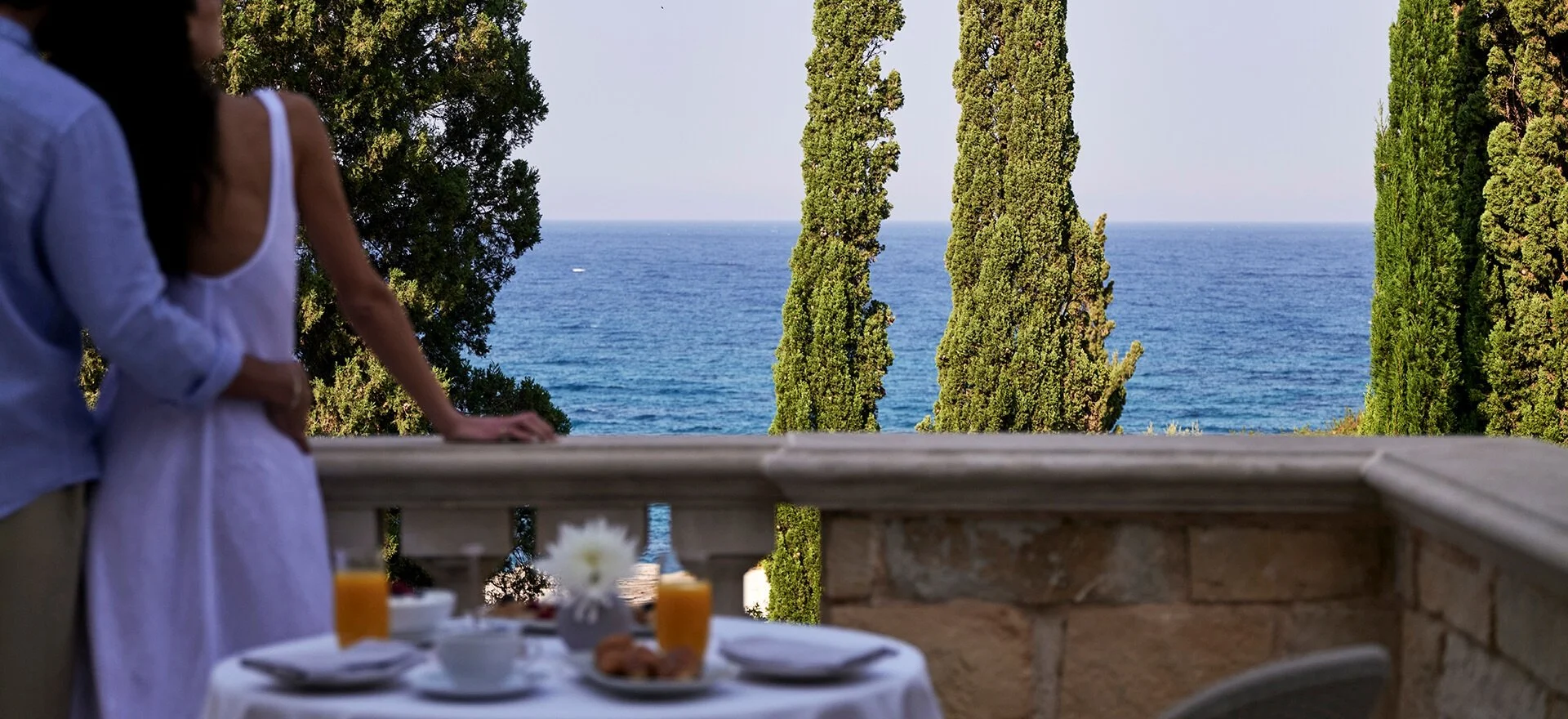 11-Anassa-Junior-Suite-Garden-Studio-Combination-Terrace-Breakfast.jpg