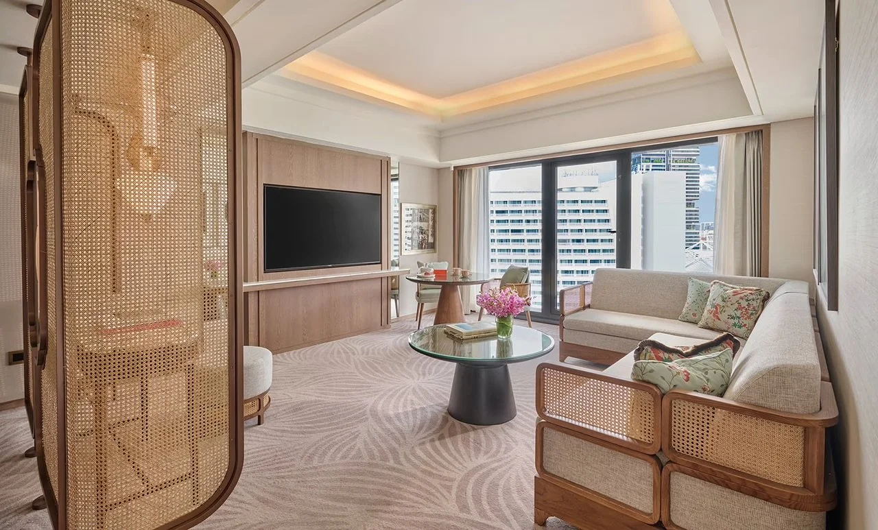 mandarin-oriental-singapore-review-family-suite-living-area-luxe-digital-1280.jpeg