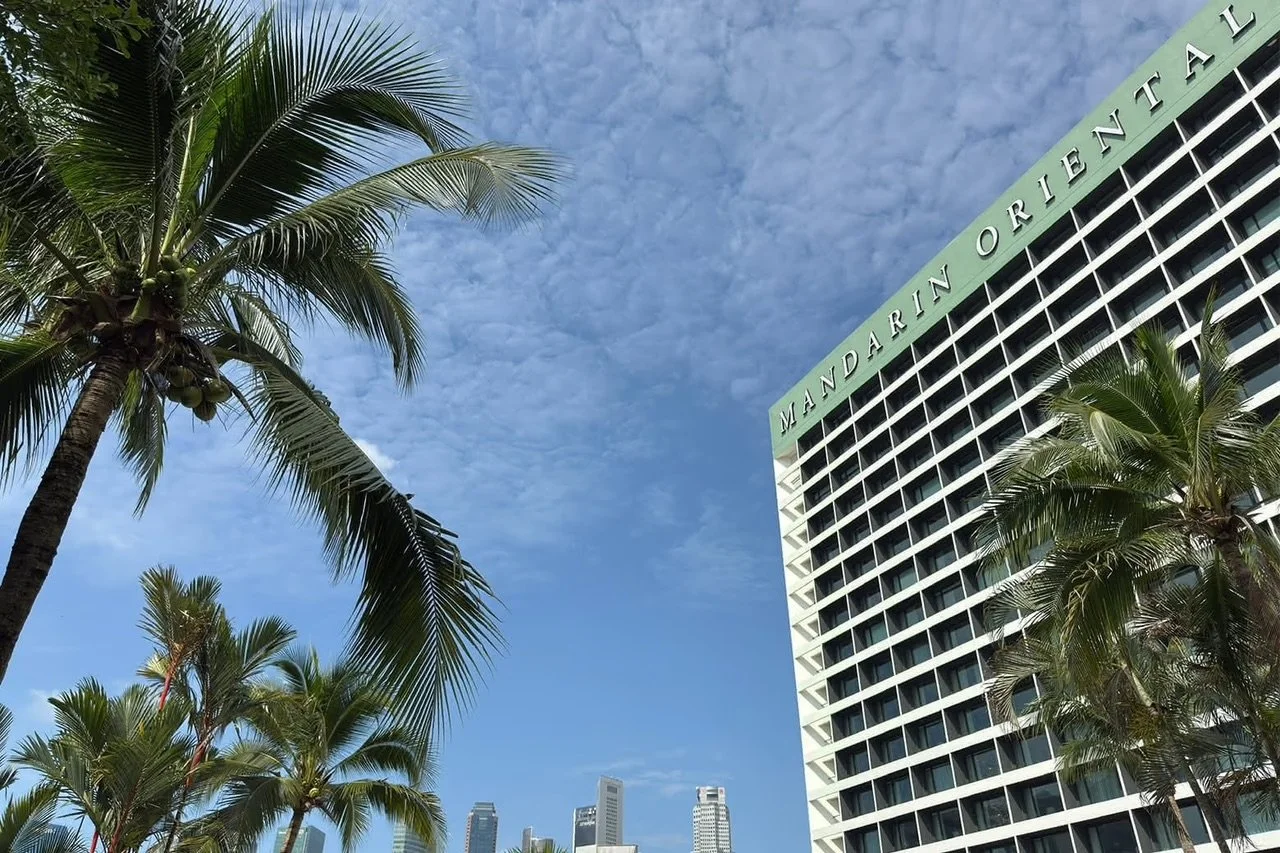 mandarin-oriental-singapore-review-exterior-luxe-digital-1280.jpeg