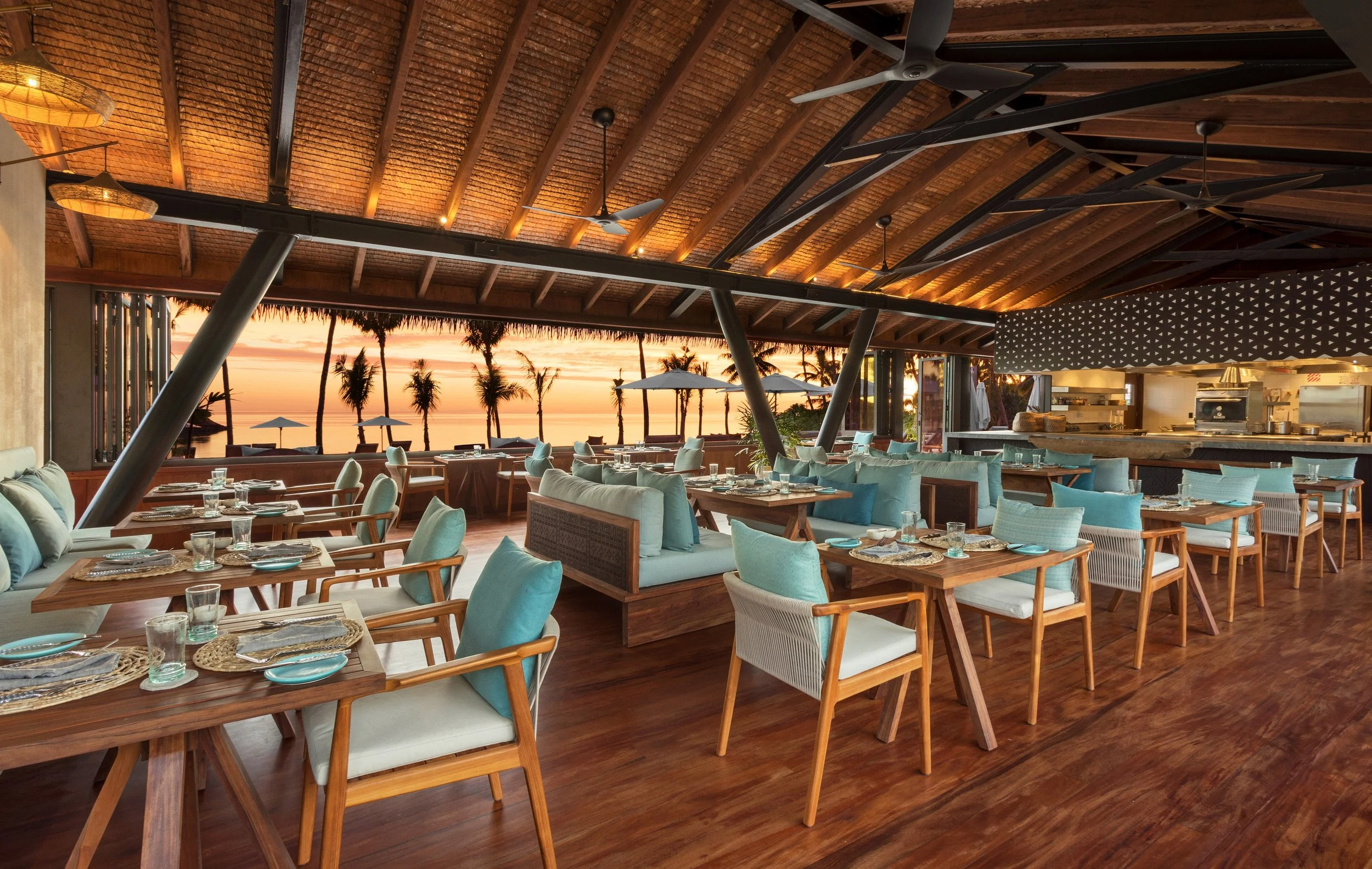 019-1-Tovolea-Restaurant.jpg