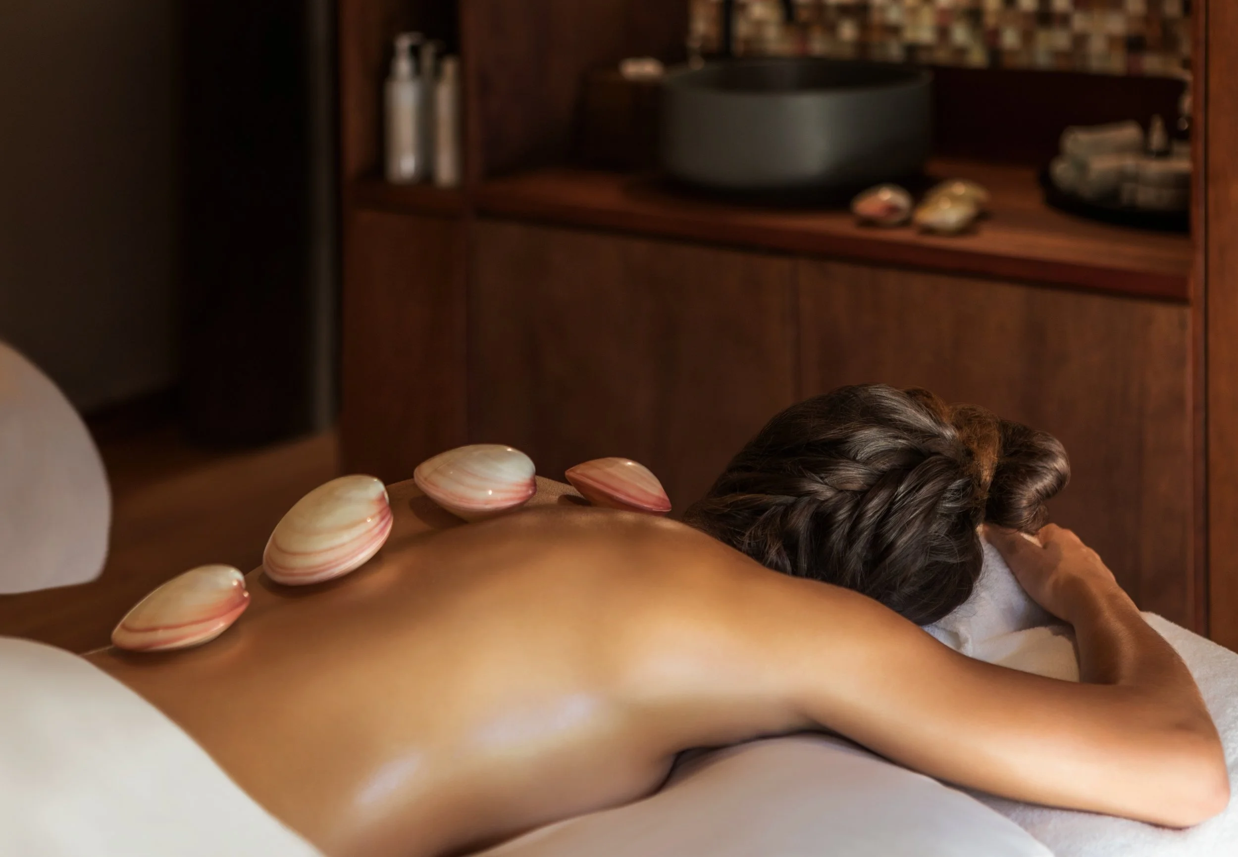 027-1-Heated-Lava-Shell-Massage.jpg