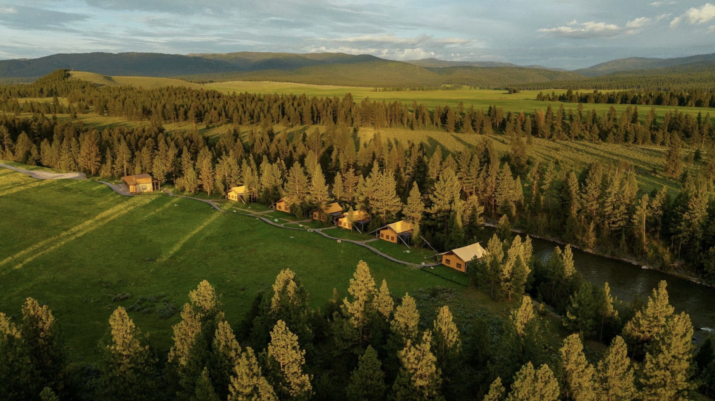 Greenough, Montana, U.S.A. | Paws Up Montana