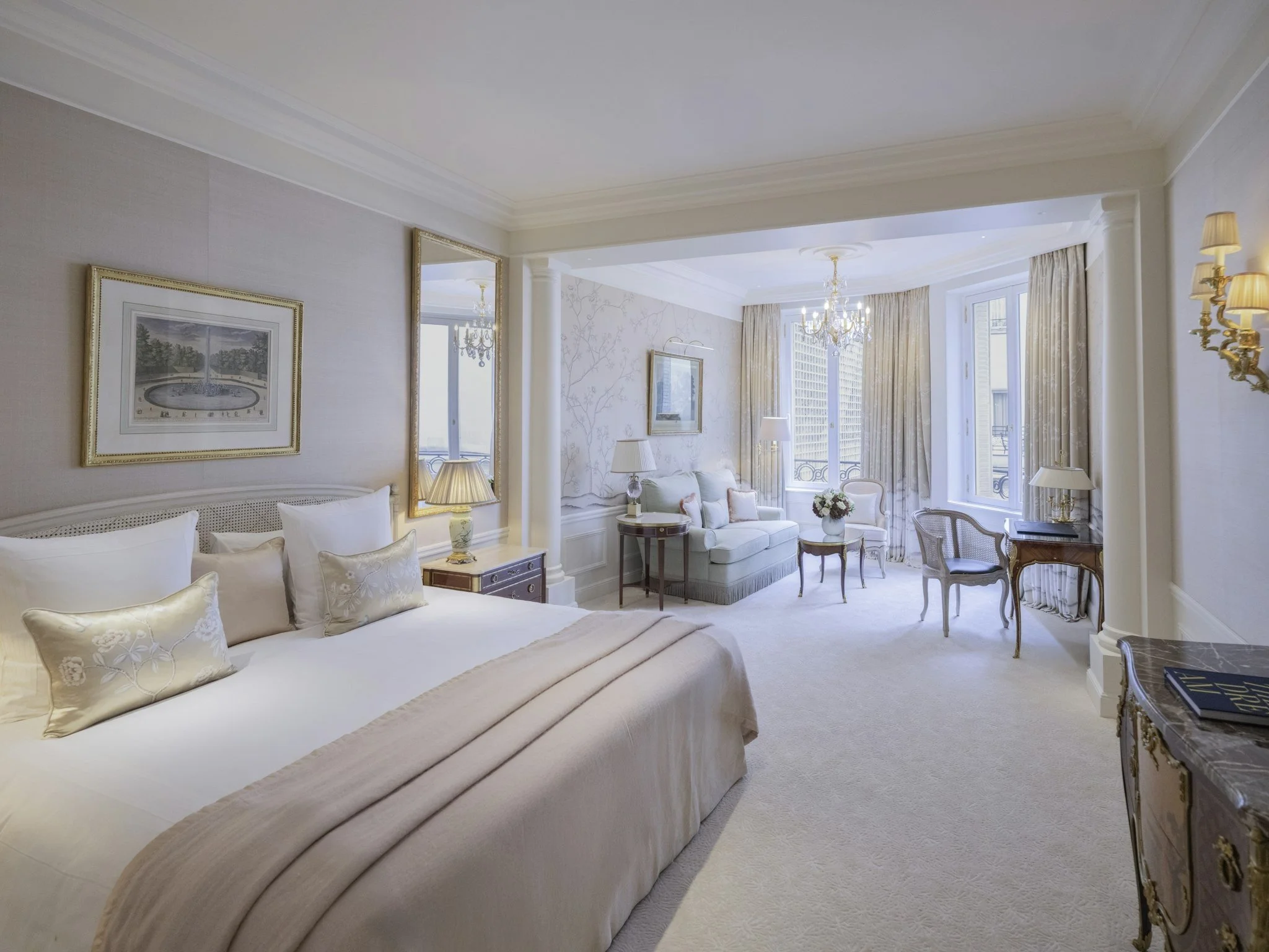 Suite-Imperiale-Bedroom.jpg