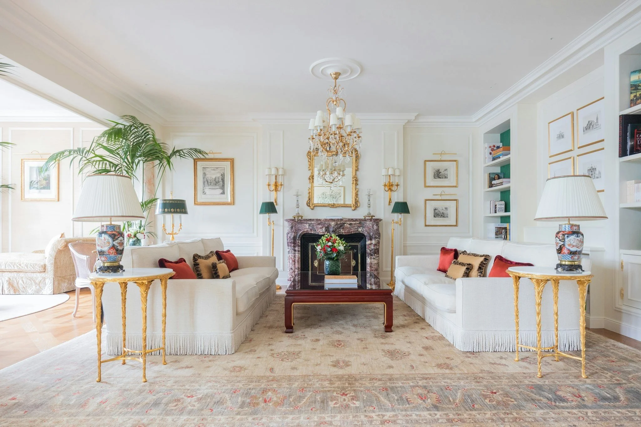 Suite-Imperiale-Living-Room-George-Condo.jpg