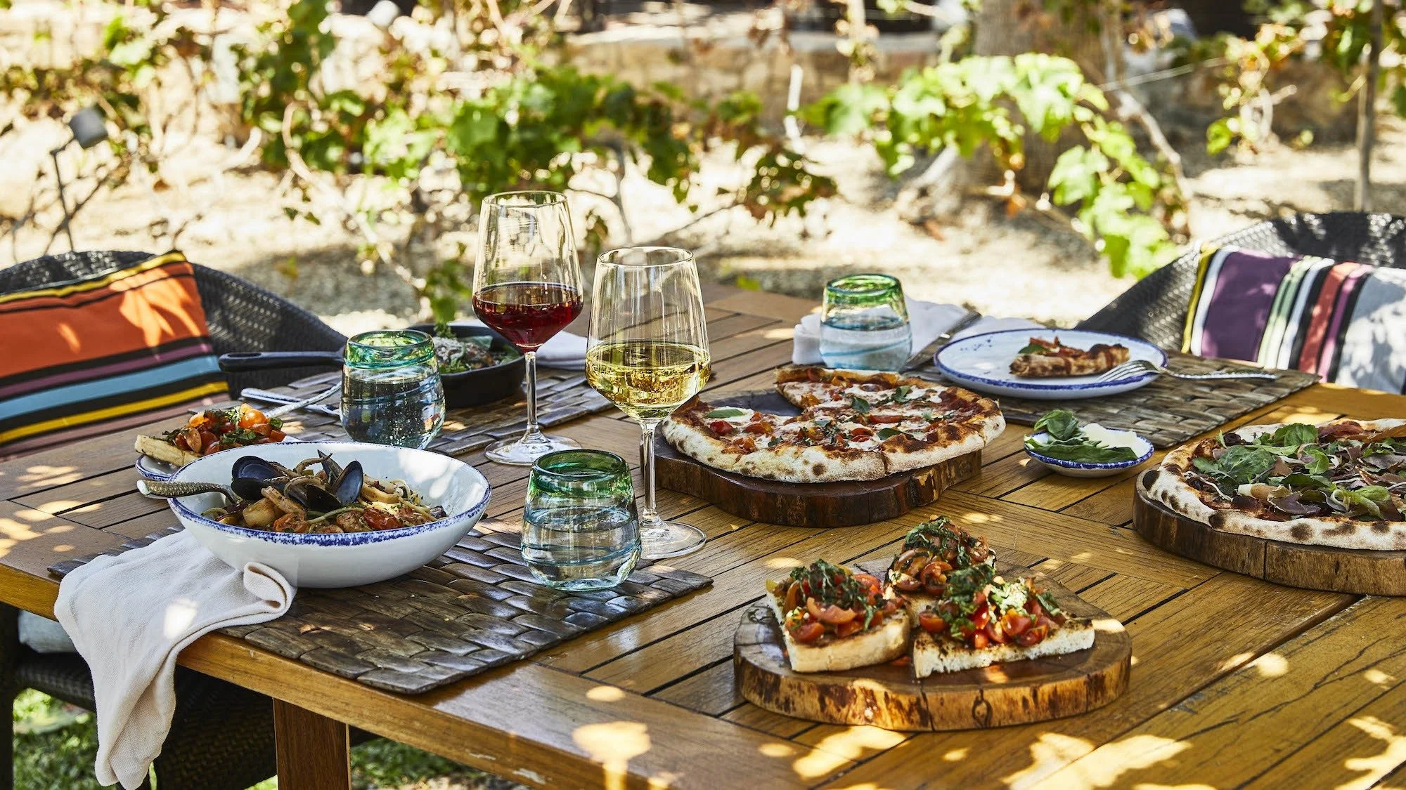 097-Las-Estrellas-Garden-Table.jpg