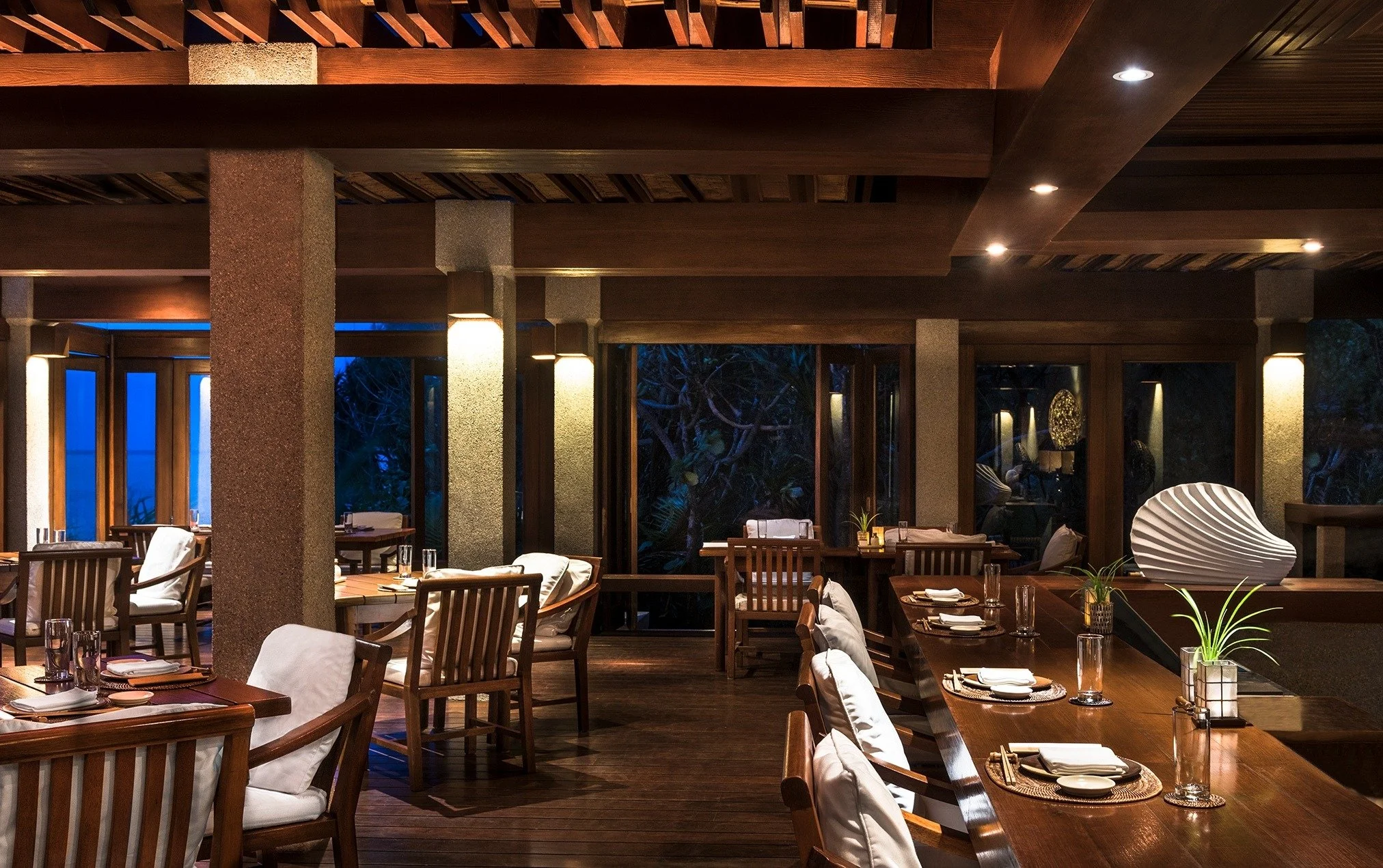 064-Lagoon-Club-Dining.jpg