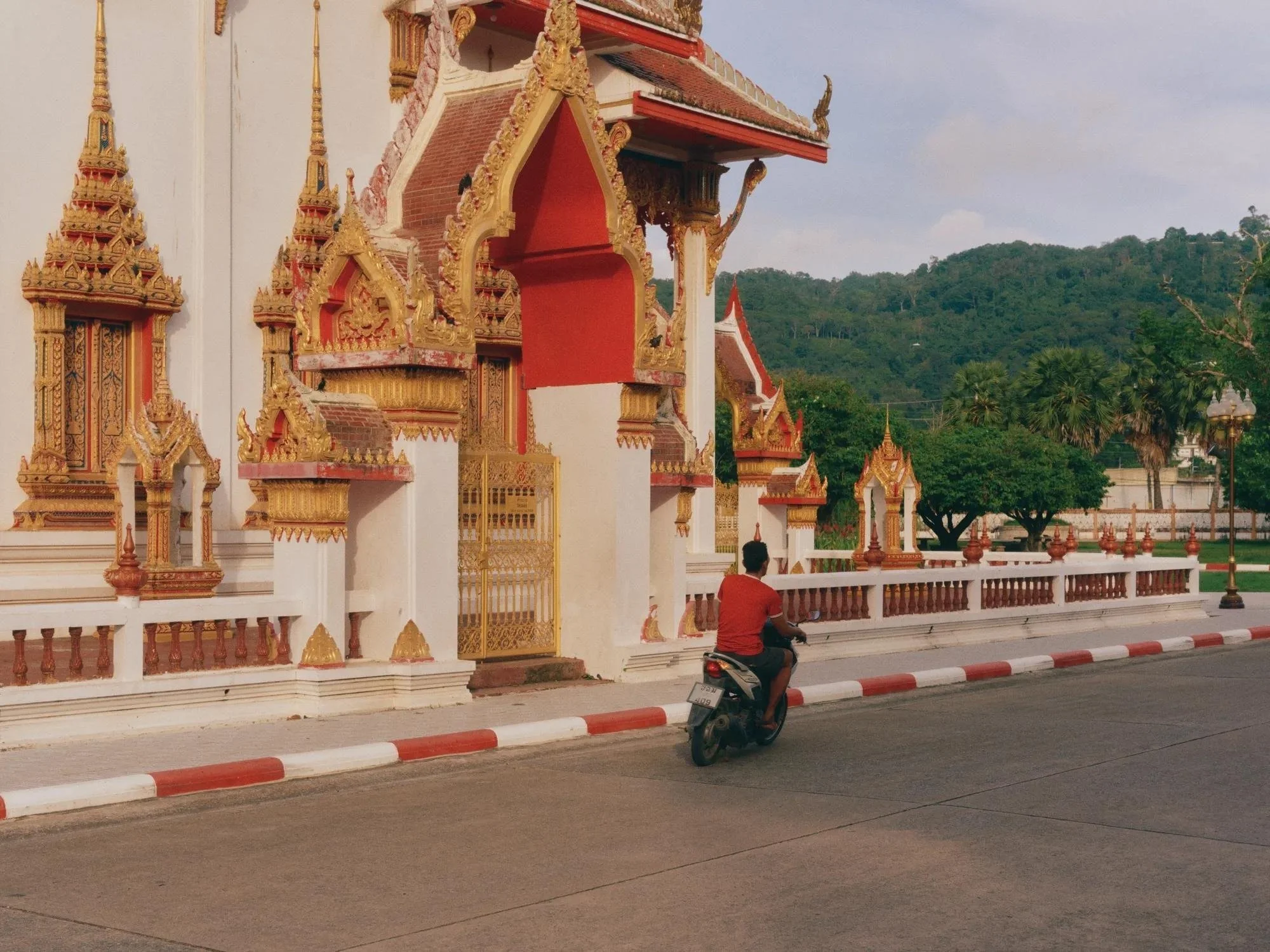 006-Phuket-Temple-Architecture.jpg