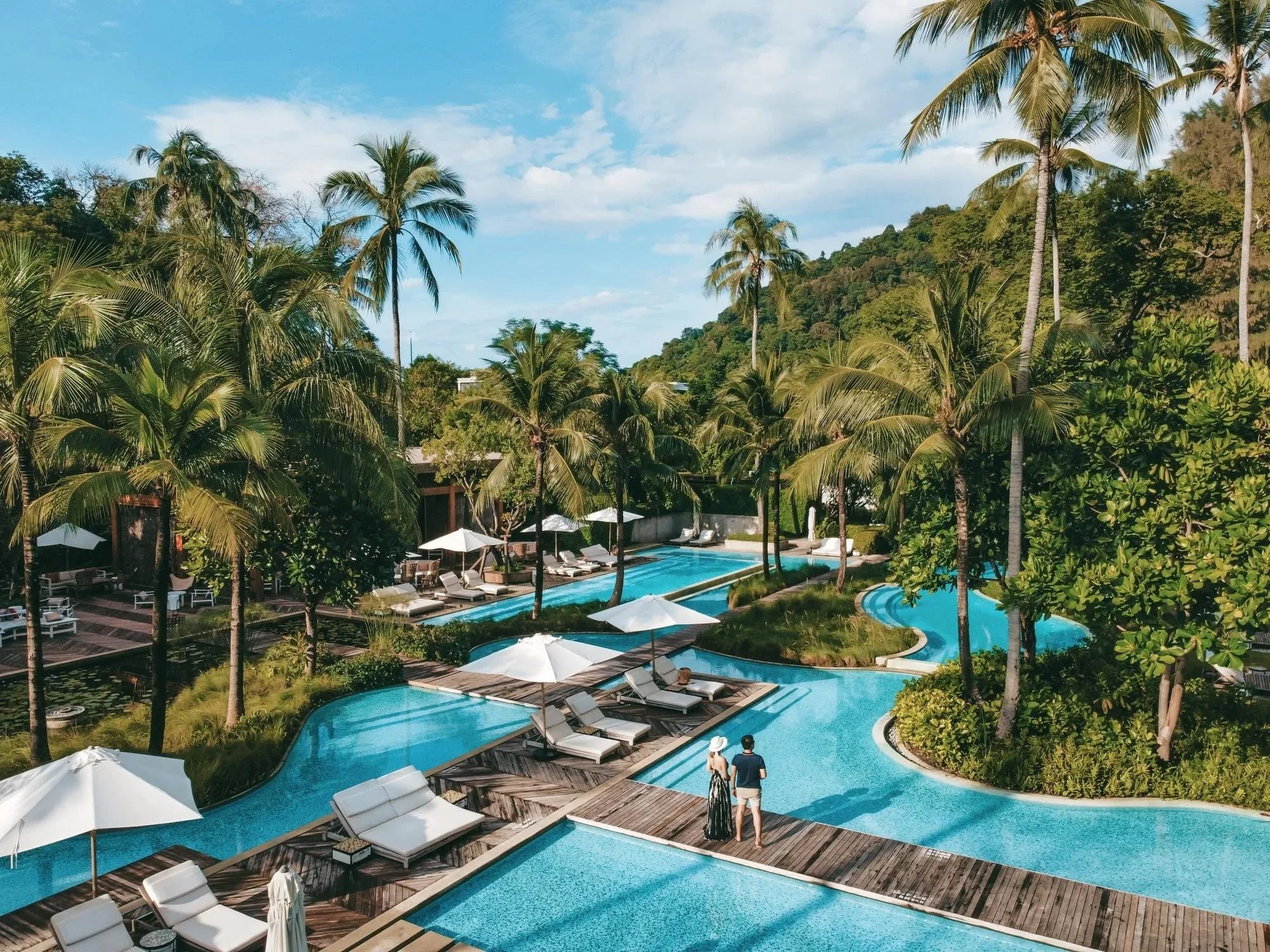 020-Resort-Pool-and-Tropical-Gardens.jpg