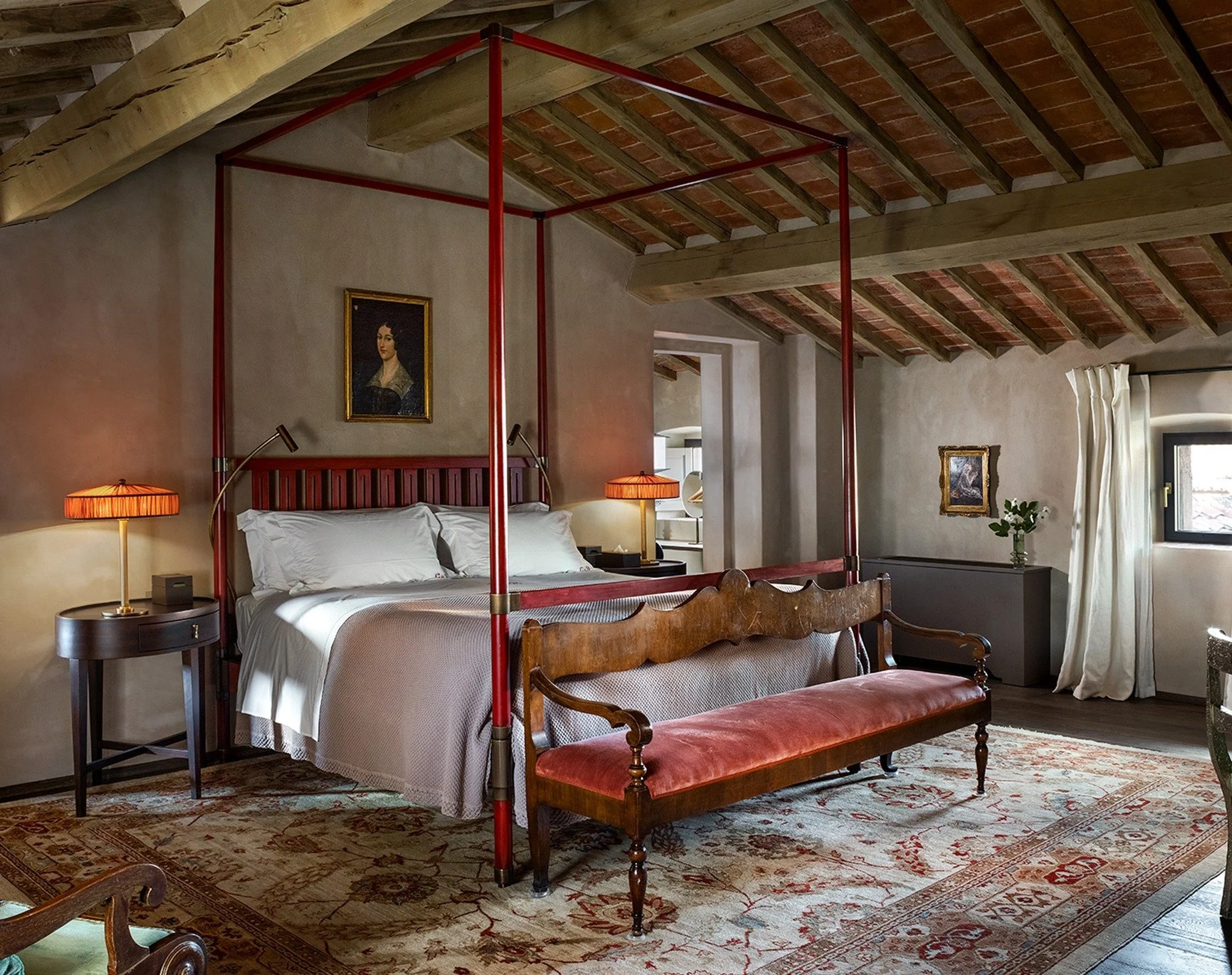 062-Grand-Suite-Bedroom.jpg
