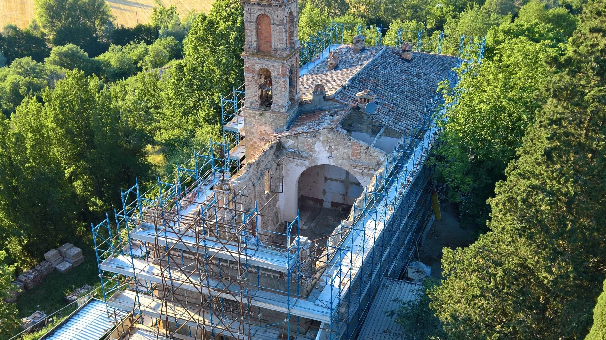 113-Castle-Rooflines-and-Stone-Architecture.jpg