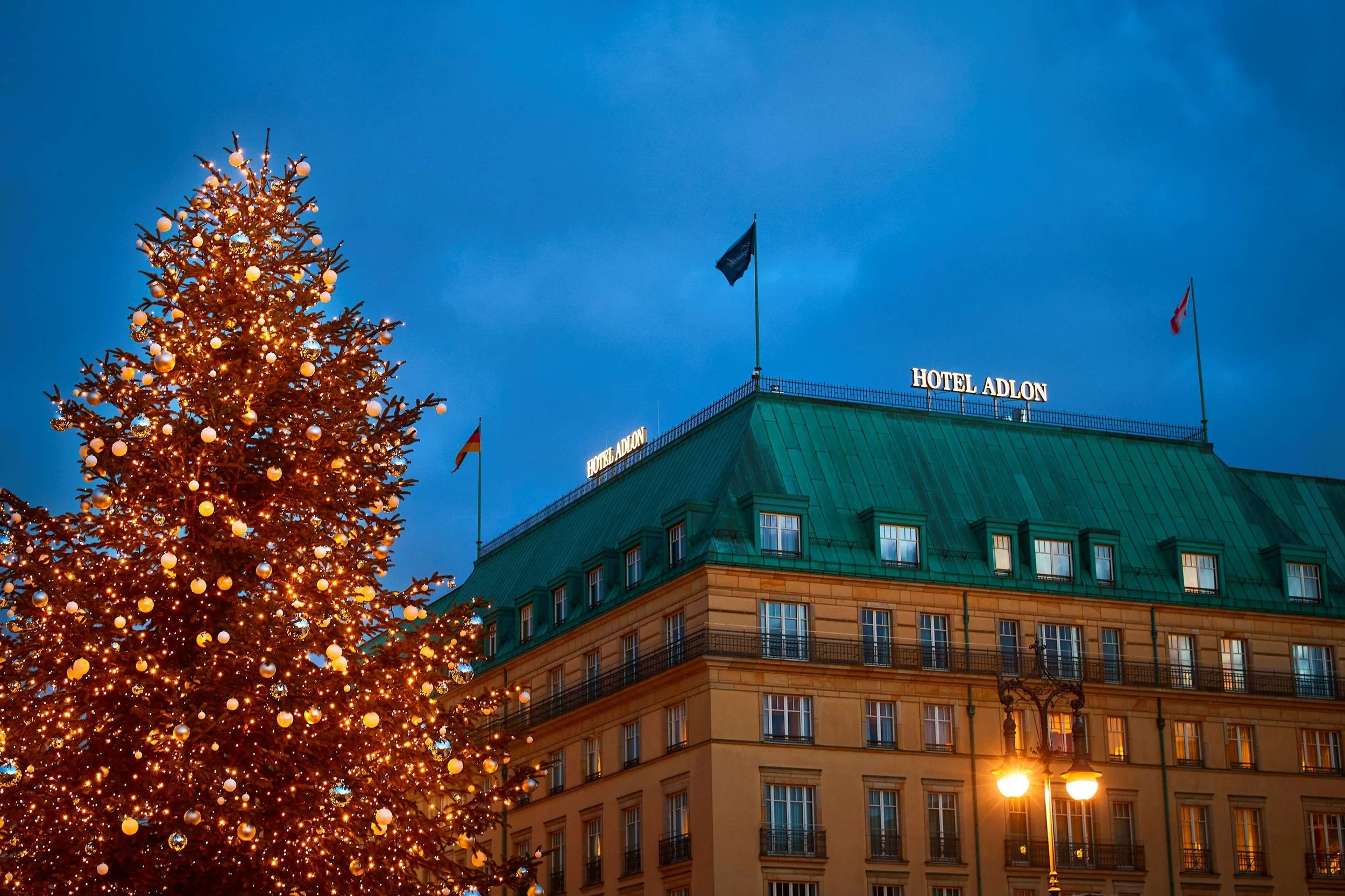 016-Hotel-Facade-at-Christmas.jpg
