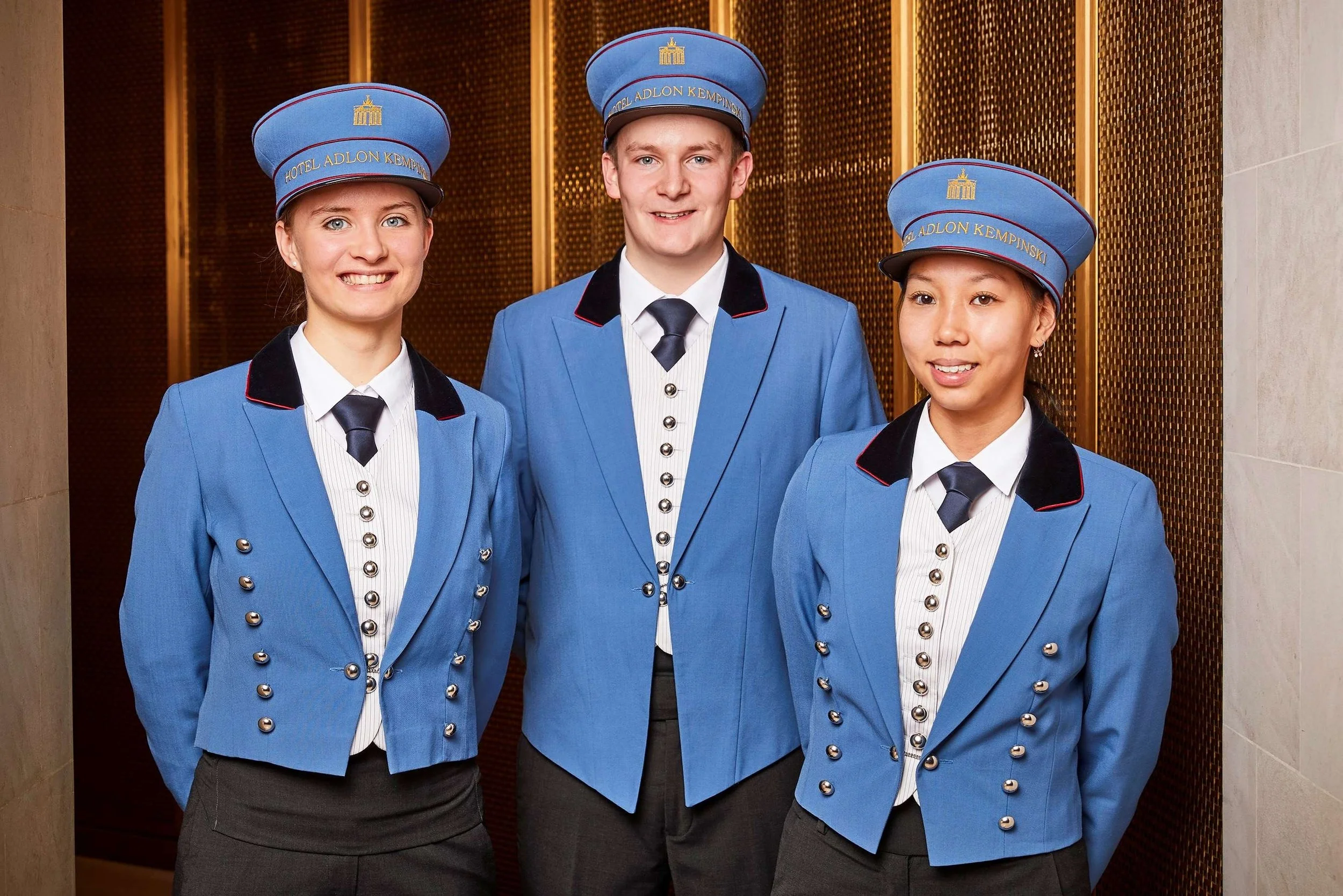 069-Adlon-Service-Team.jpg