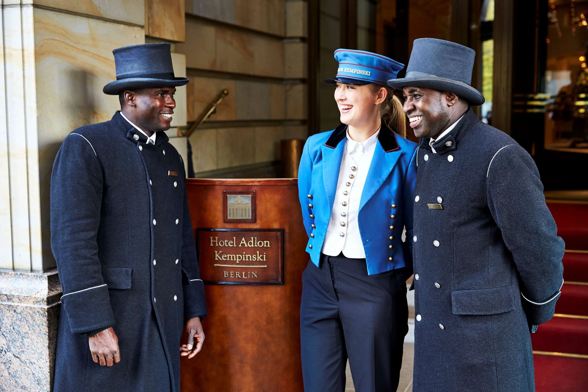 085-Hotel-Welcome-Team.jpg