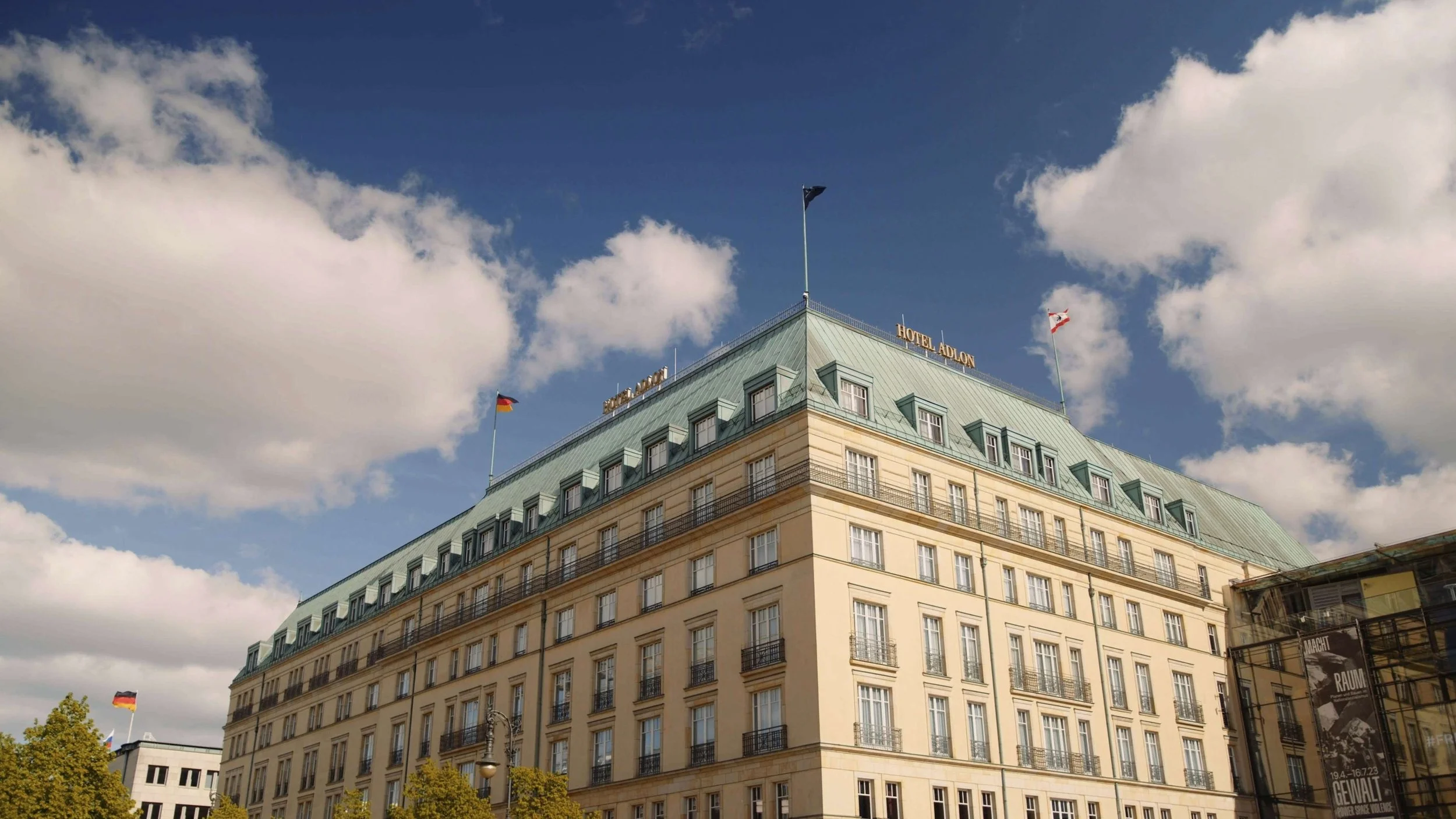 096-Hotel-Corner-Facade.jpg